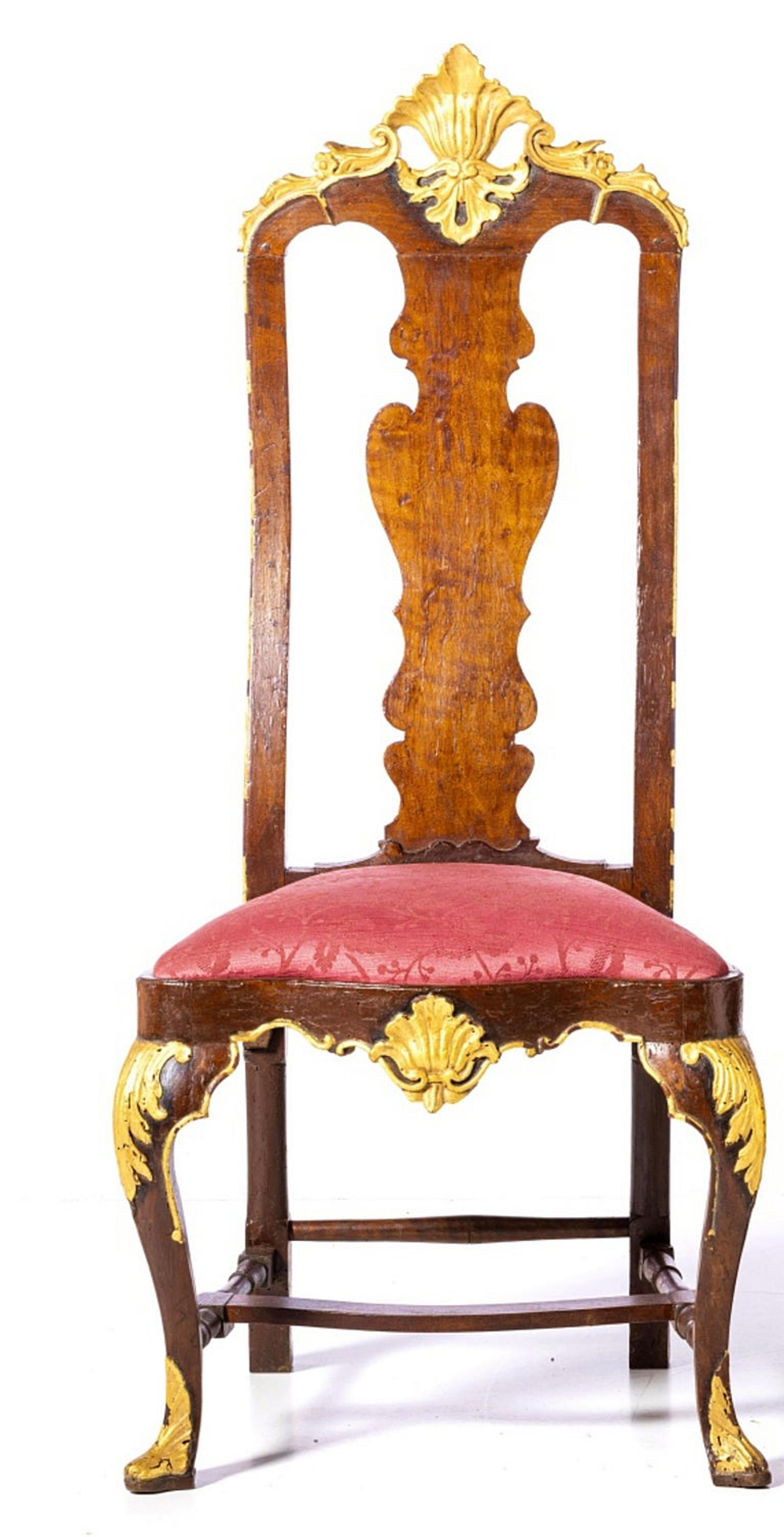 PAIR OF PORTUGUESE CHAIRS 18th Century

in carved and gilded walnut wood.
upholstered.
Dim.: 125 x 56 x 50 cm
good conditions.