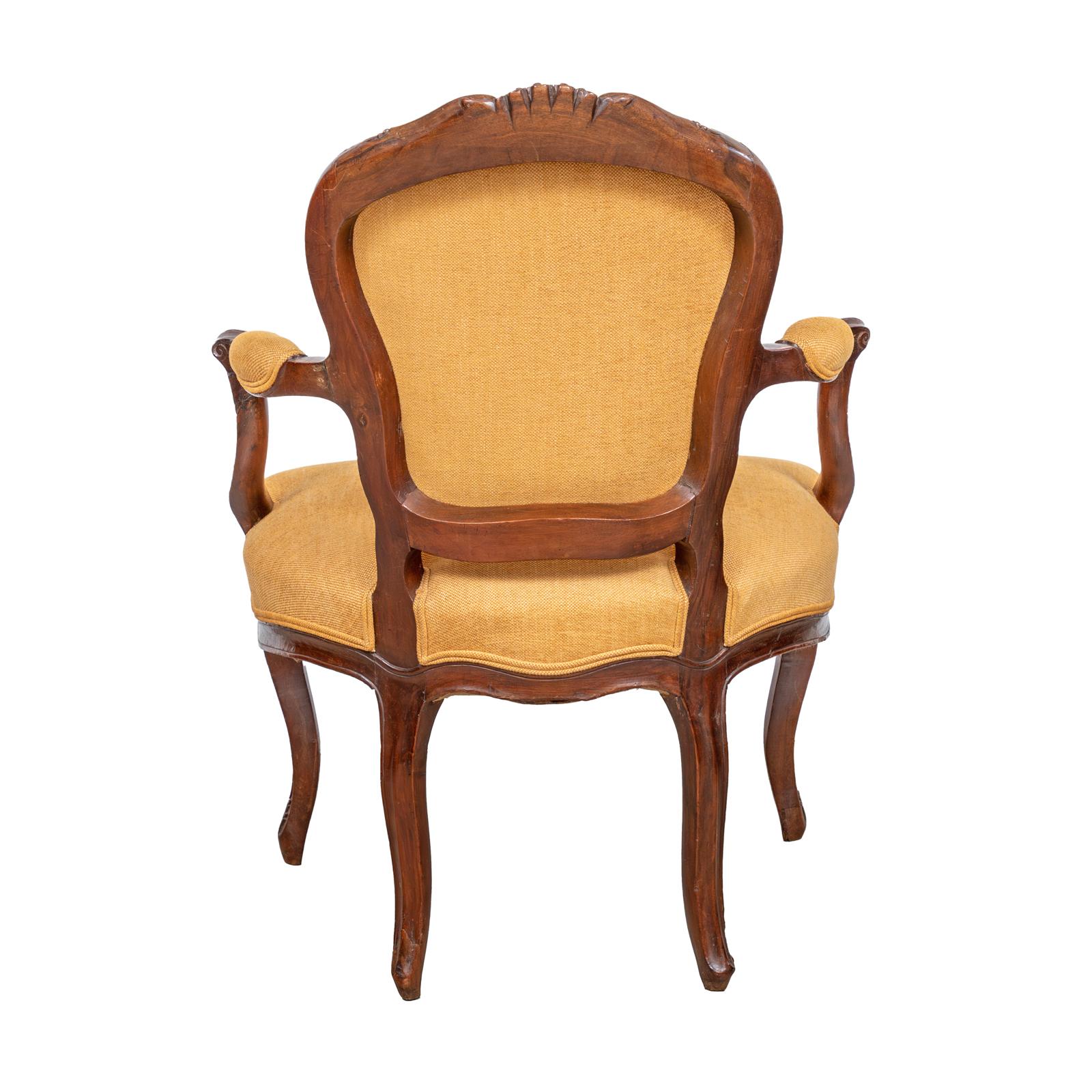 Coppia di fauteuil portoghesi in legno di noce del periodo D. José I, XVIII secolo In condizioni ottime in vendita a Lisboa, PT