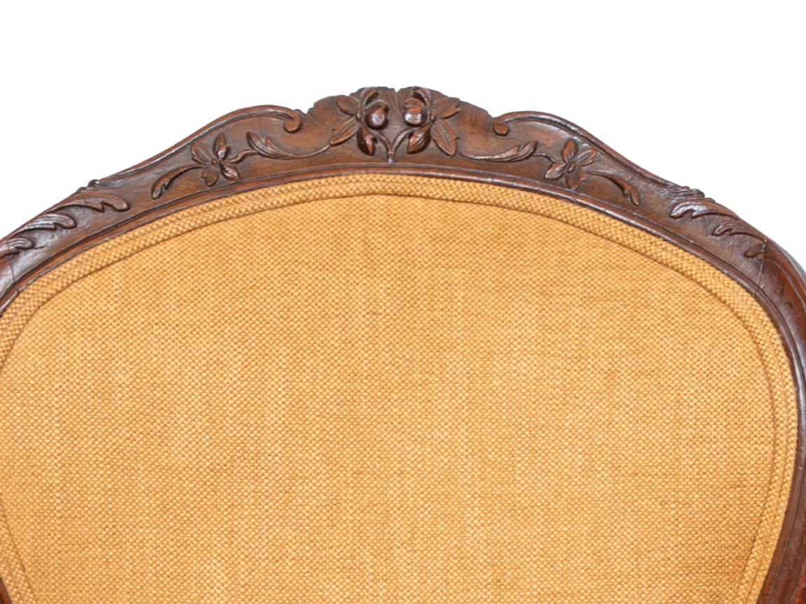 Pair of 18th century Walnut Fauteuils For Sale 1