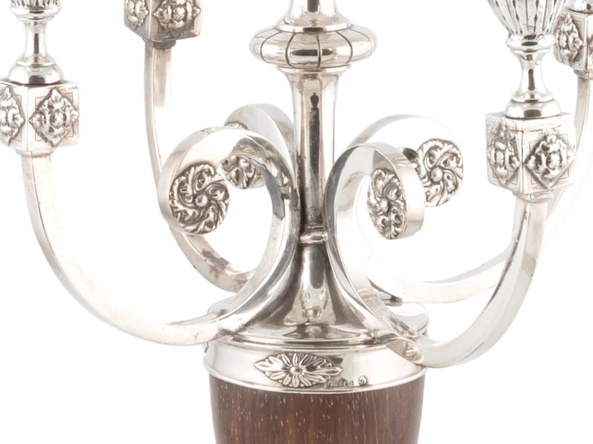 Paire de candélabres à cinq lumières de style néoclassique portugais par Leitão & Irmão Bon état - En vente à Lisboa, PT