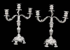 Paire de candélabres portugais à trois lumières en argent:: Lisbonne:: début du 20e siècle
