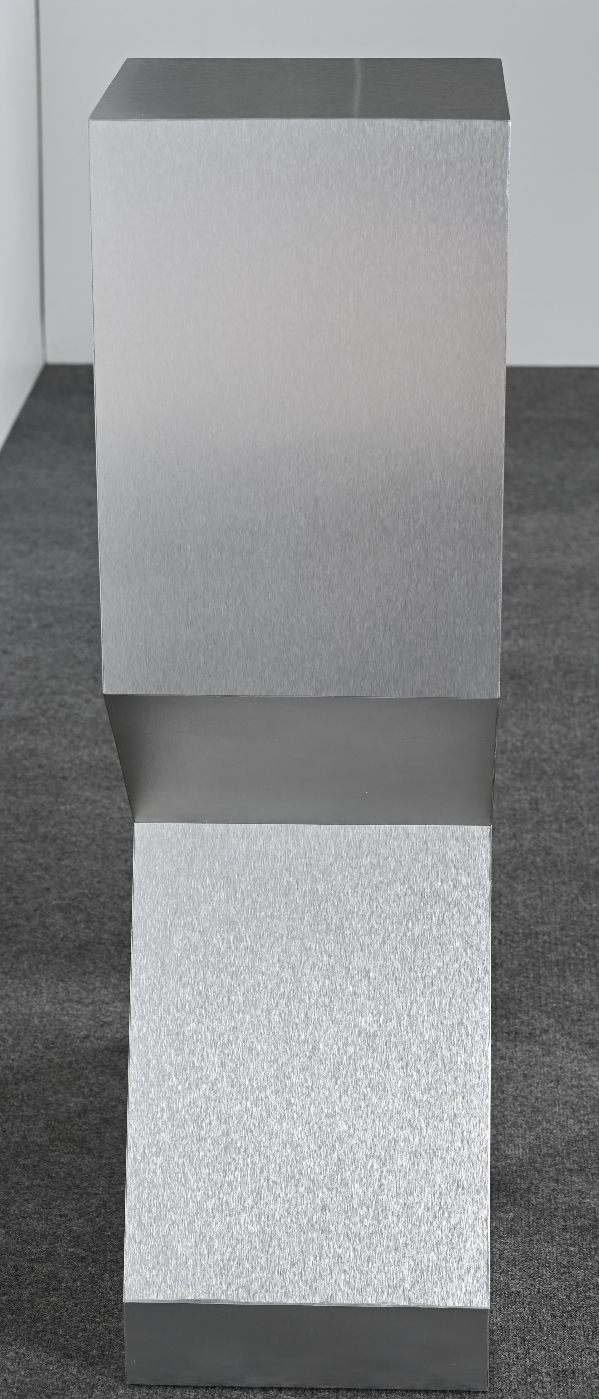 Pair of Post Modern Aluminum Pedestals, 1980s 4