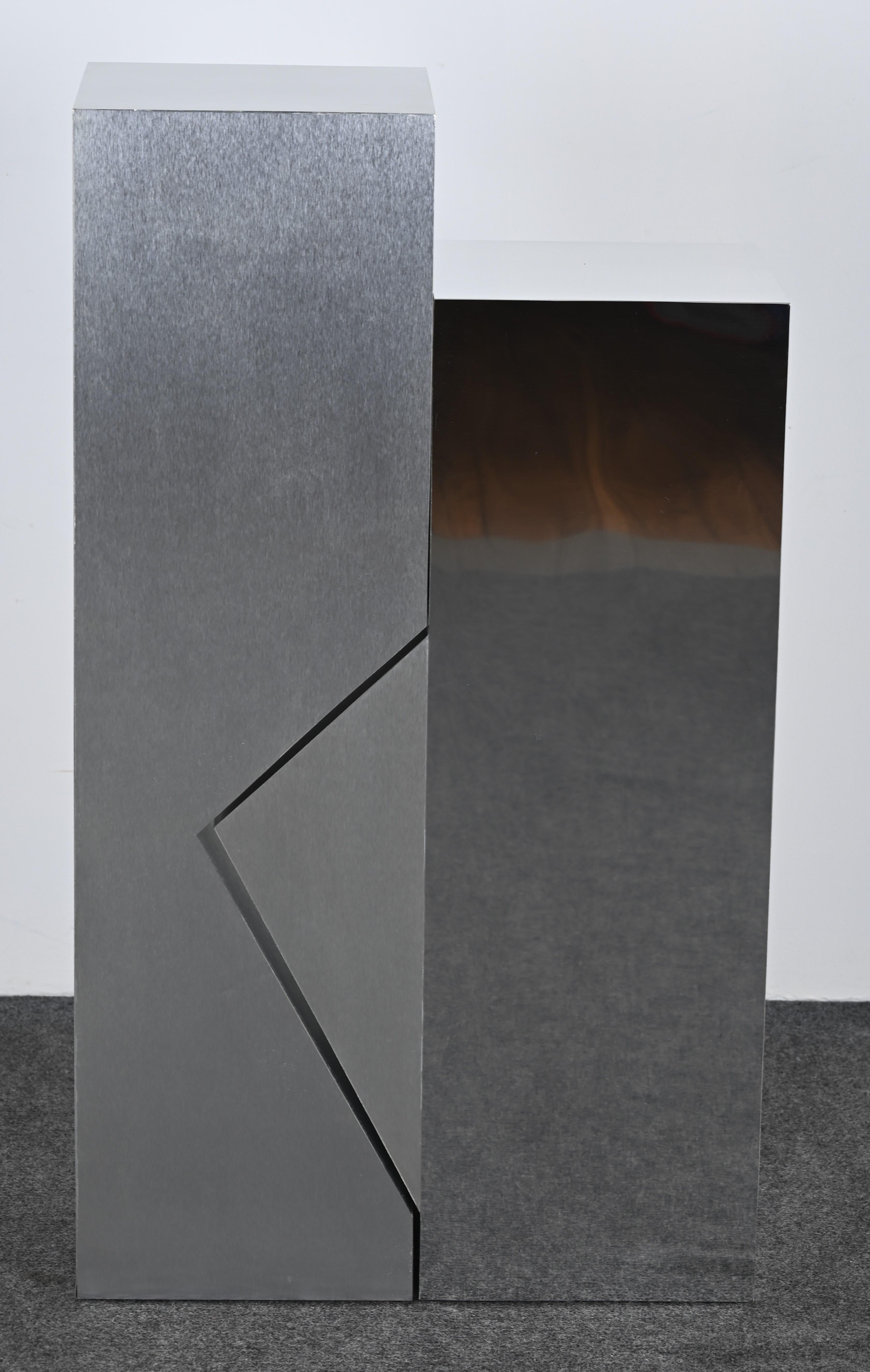 Pair of Post Modern Aluminum Pedestals, 1980s 9