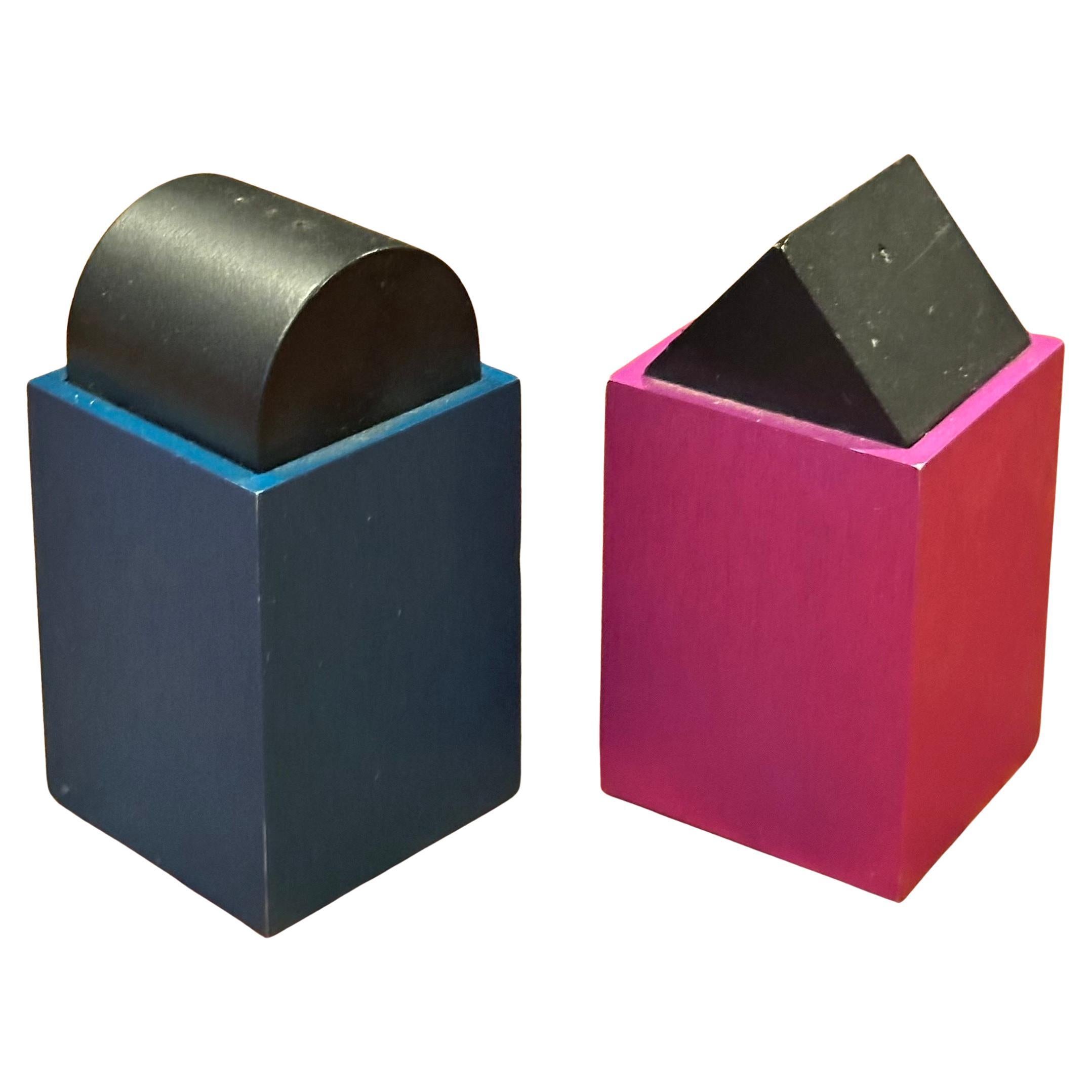 Paire de salières et poivrières postmodernes en aluminium par David Tisdale pour Elika en vente 3