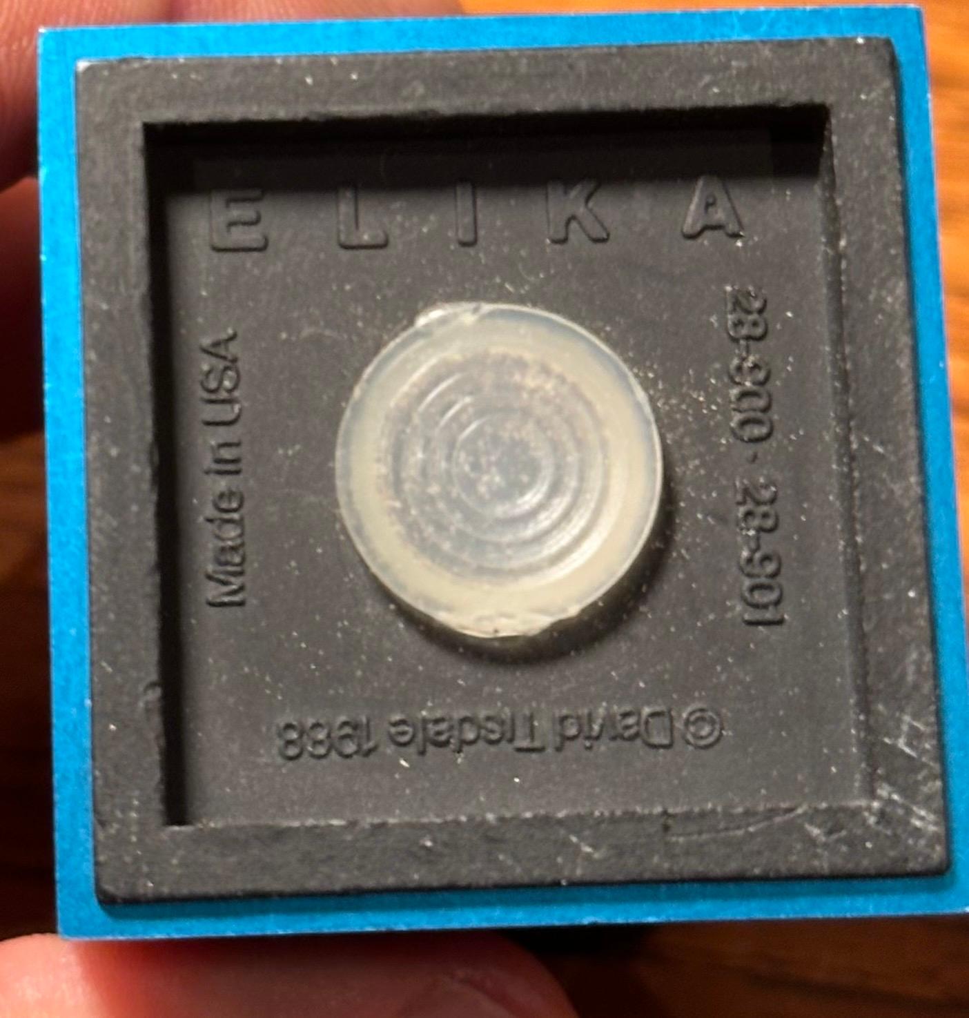 Paire de salières et poivrières postmodernes en aluminium par David Tisdale pour Elika en vente 2
