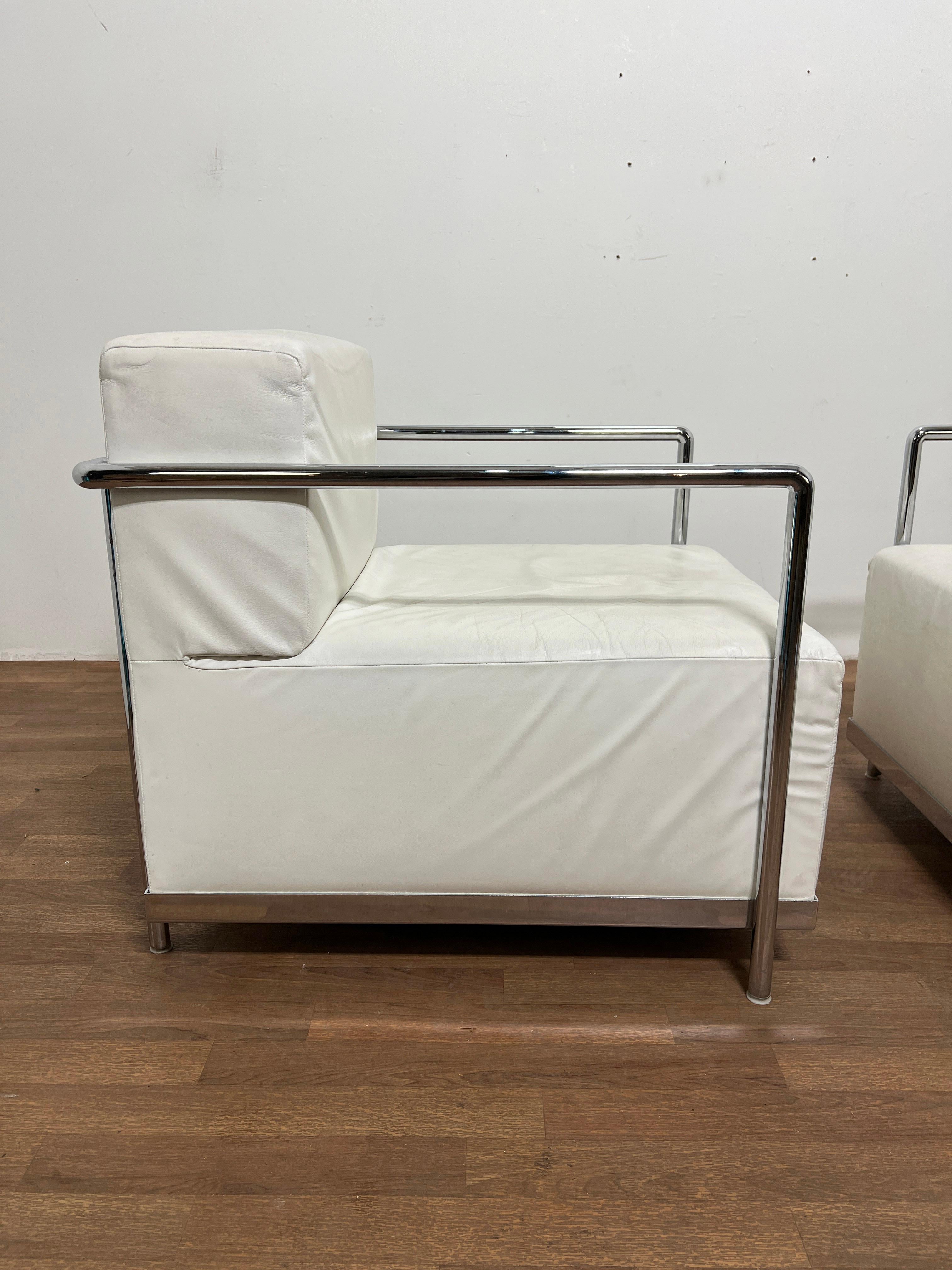 Pair of Post Modern Bauhaus Style Leather and Chrome Lounge Chairs by Bernhardt In Good Condition For Sale In Peabody, MA