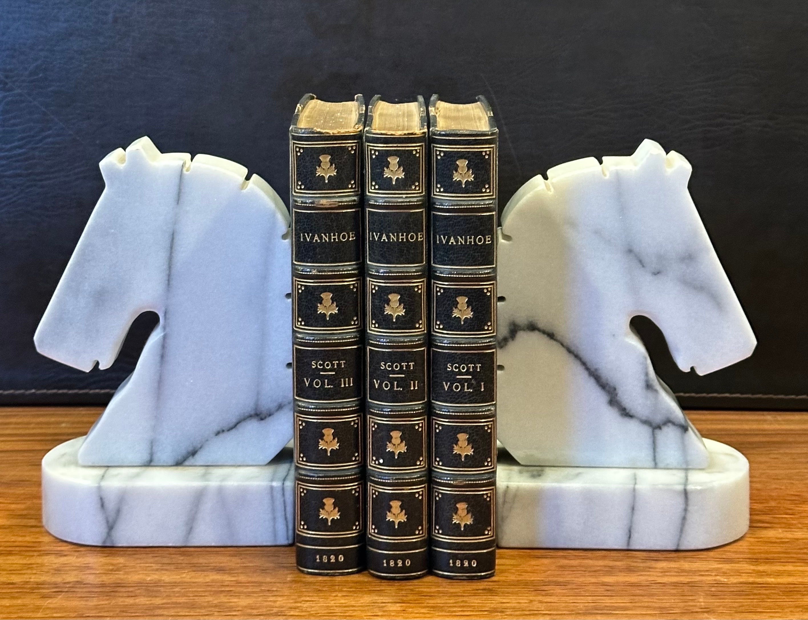 Pair of Post-Modern Carrara Marble Horse Head Bookends For Sale 7