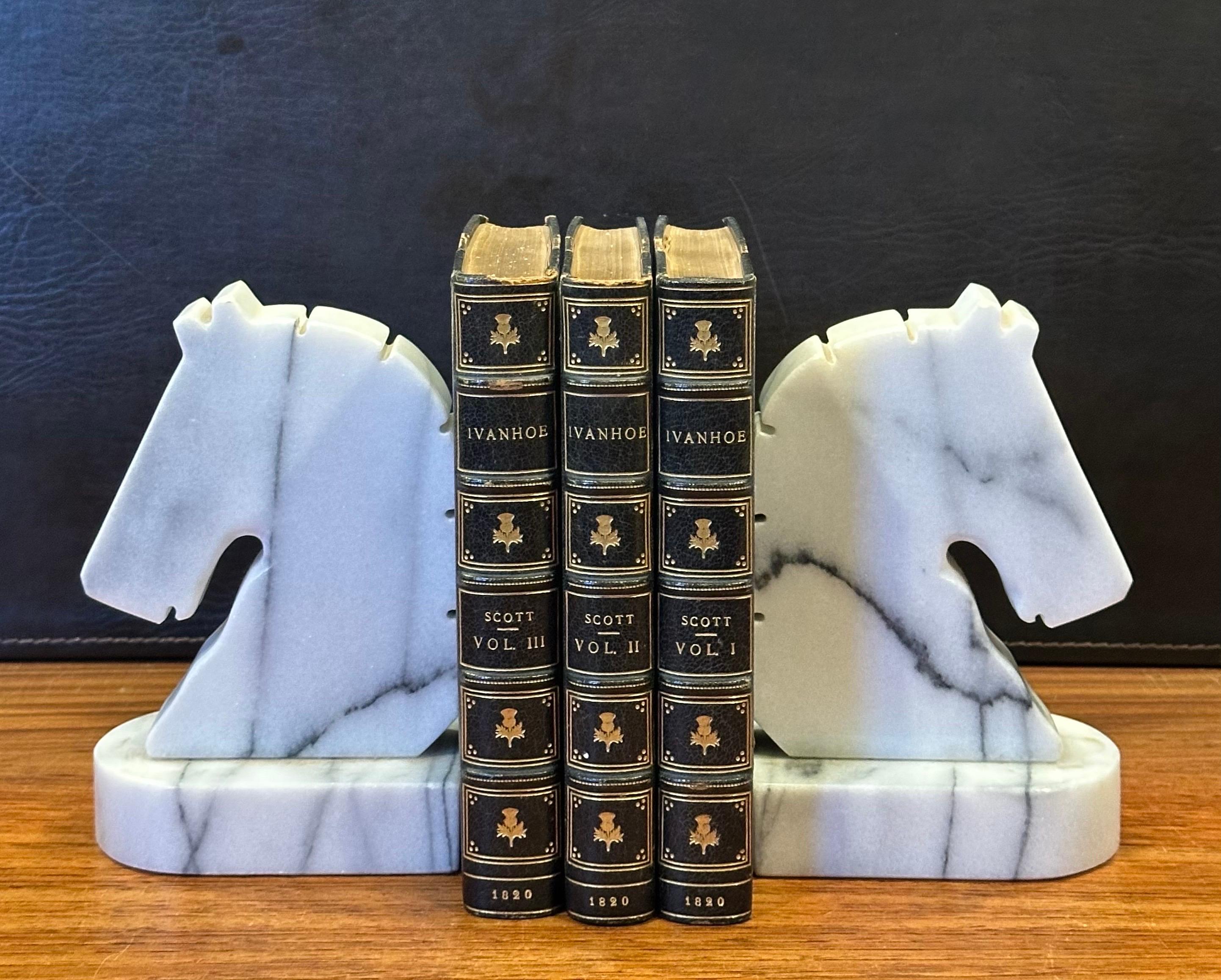 20th Century Pair of Post-Modern Carrara Marble Horse Head Bookends For Sale