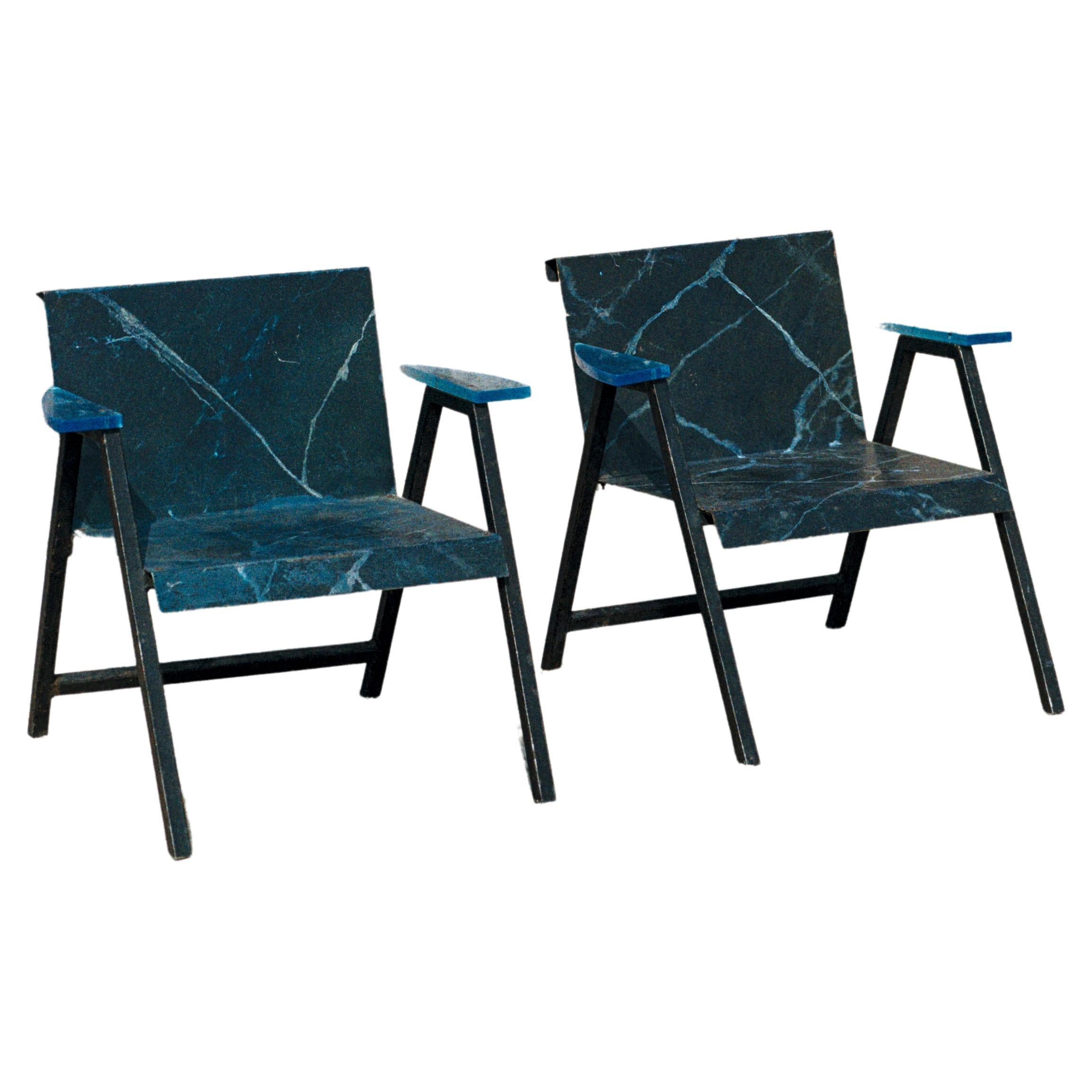 Paire de chaises post-modernes en métal et résine, production française, années 1980  en vente
