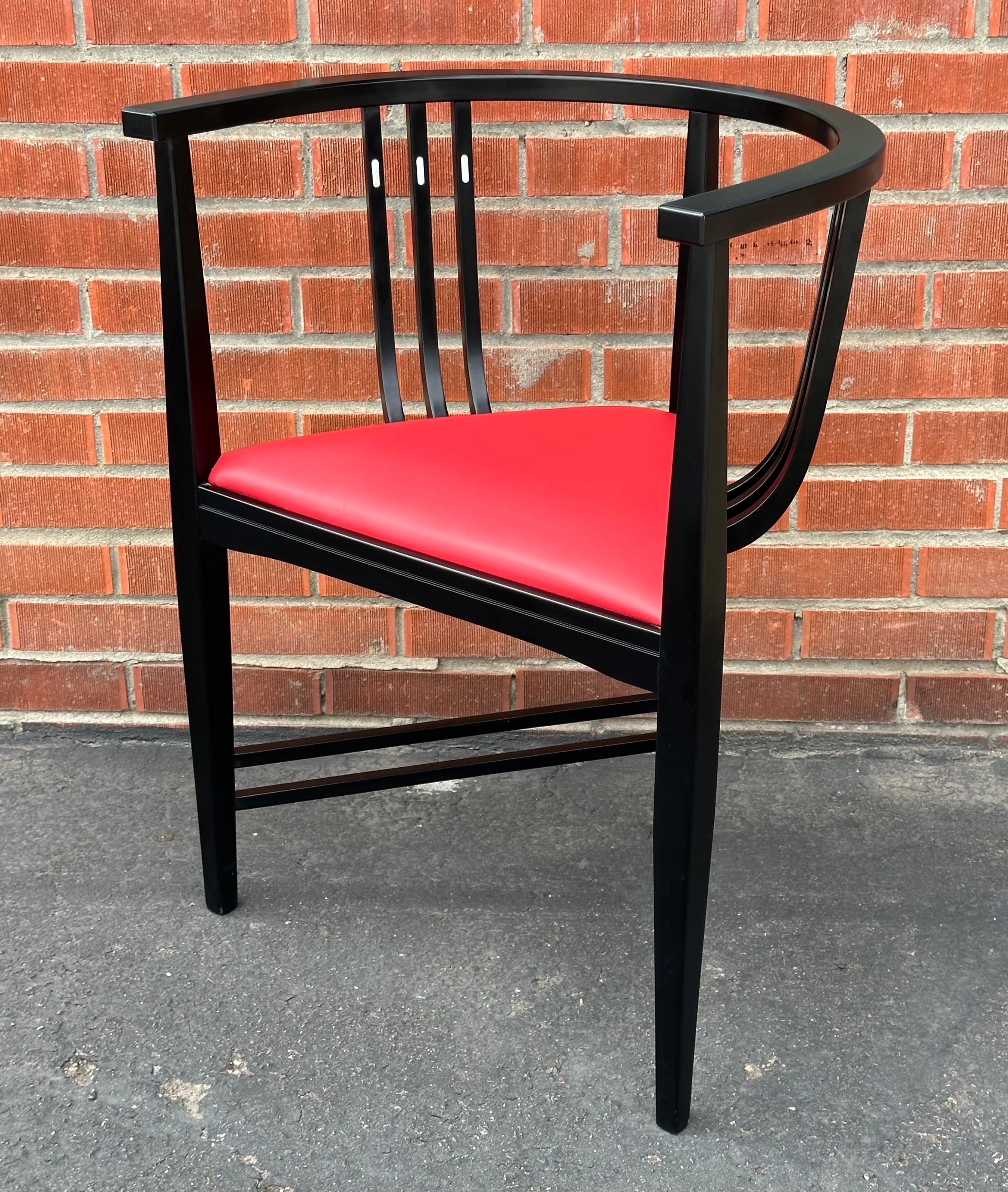 Paire de fauteuils italiens postmodernes dans le style d'Ernest Archibald Taylor en vente 2