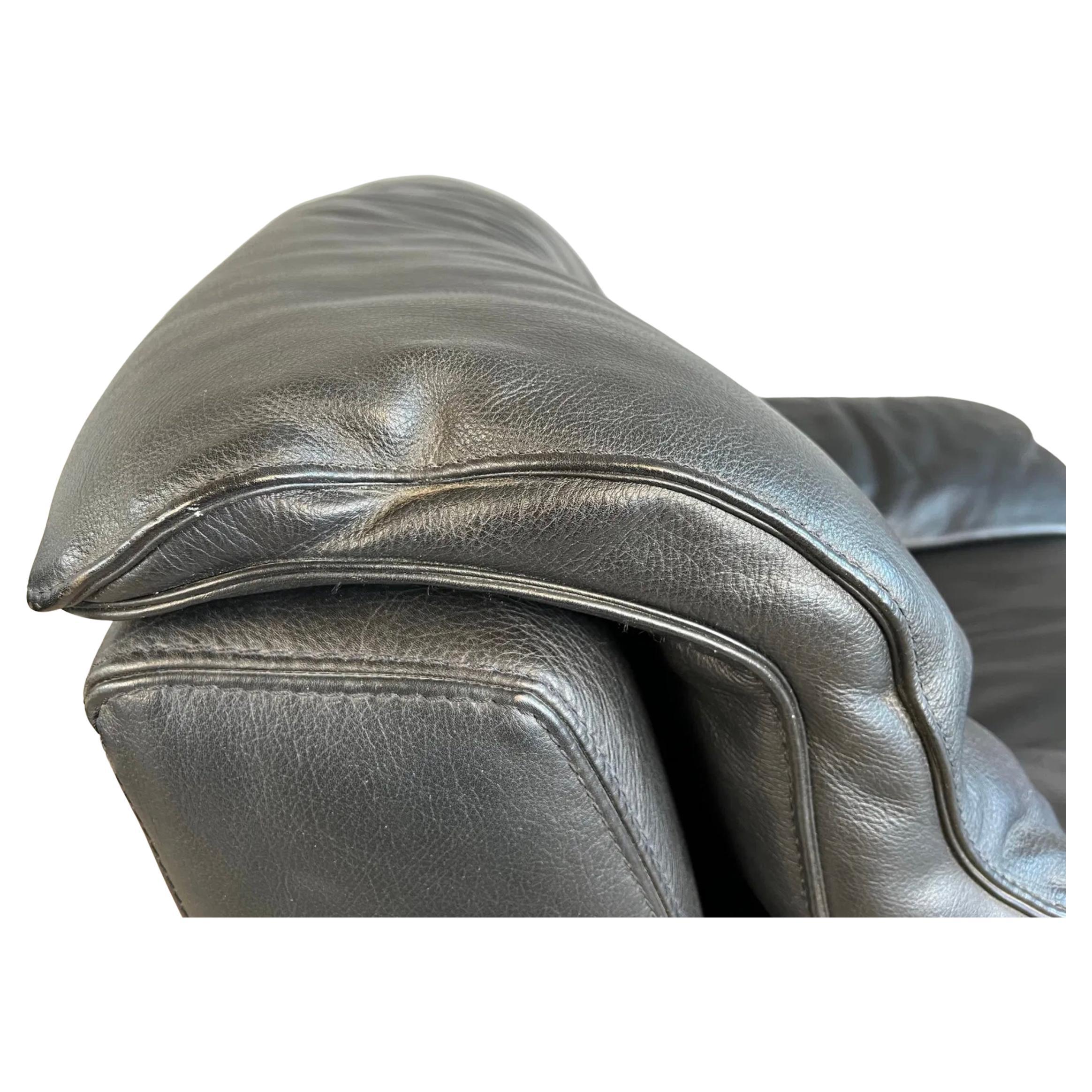 Late 20th Century Pair of Post Modern Italian Black Leather lounge chairs