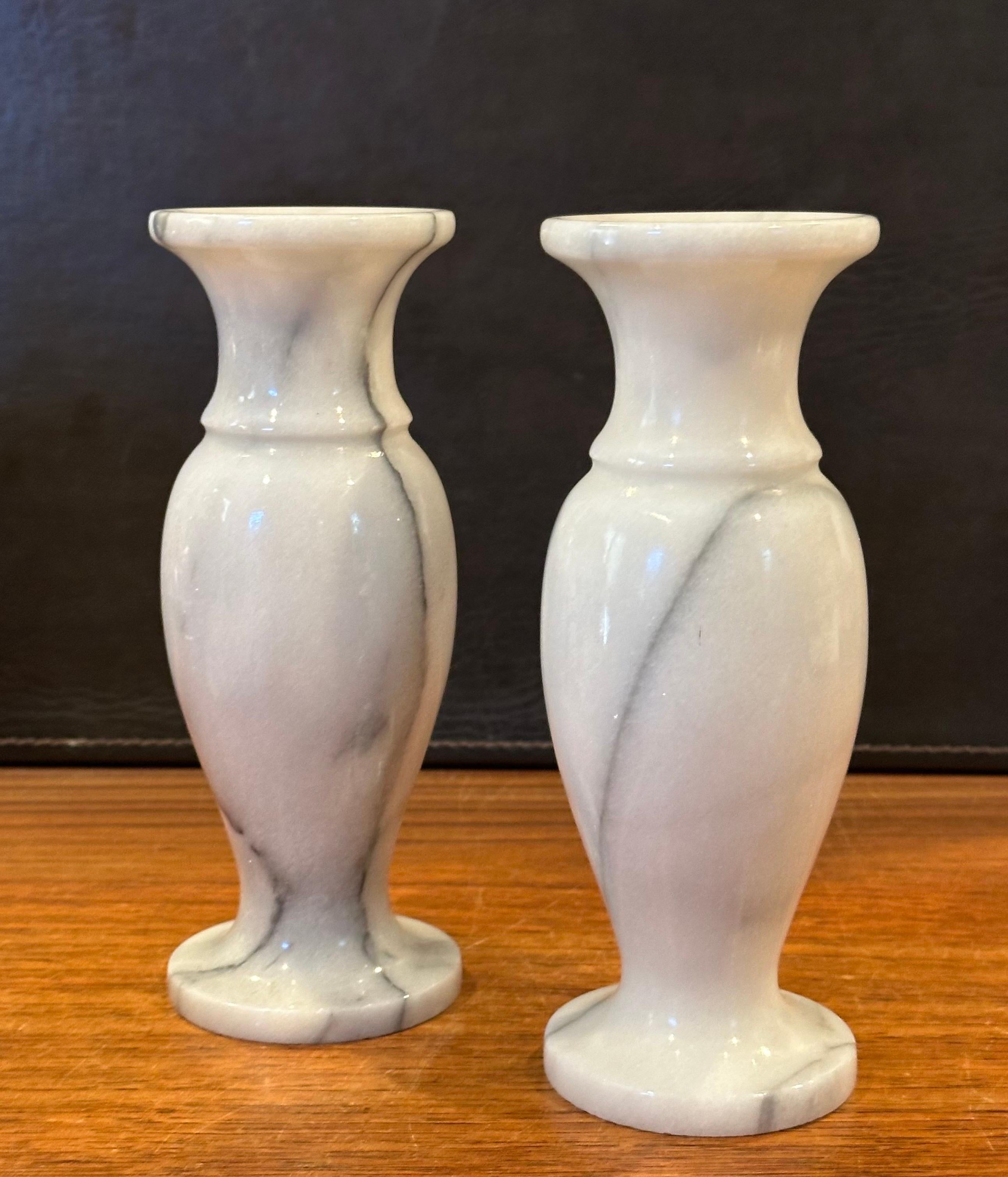 Pair of Post-Modern Italian Carrara Marble Vases For Sale 2