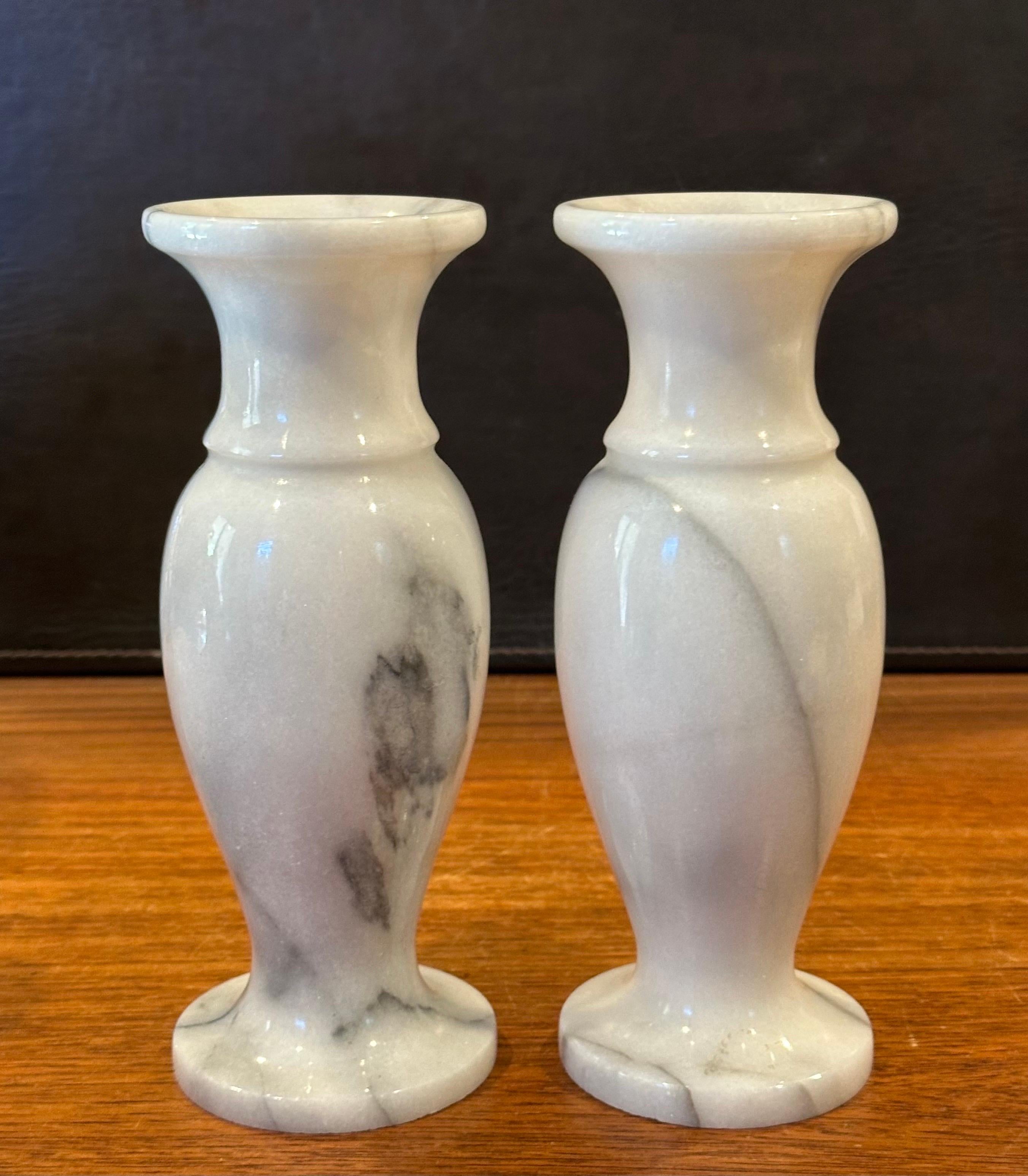 Pair of Post-Modern Italian Carrara Marble Vases For Sale 3