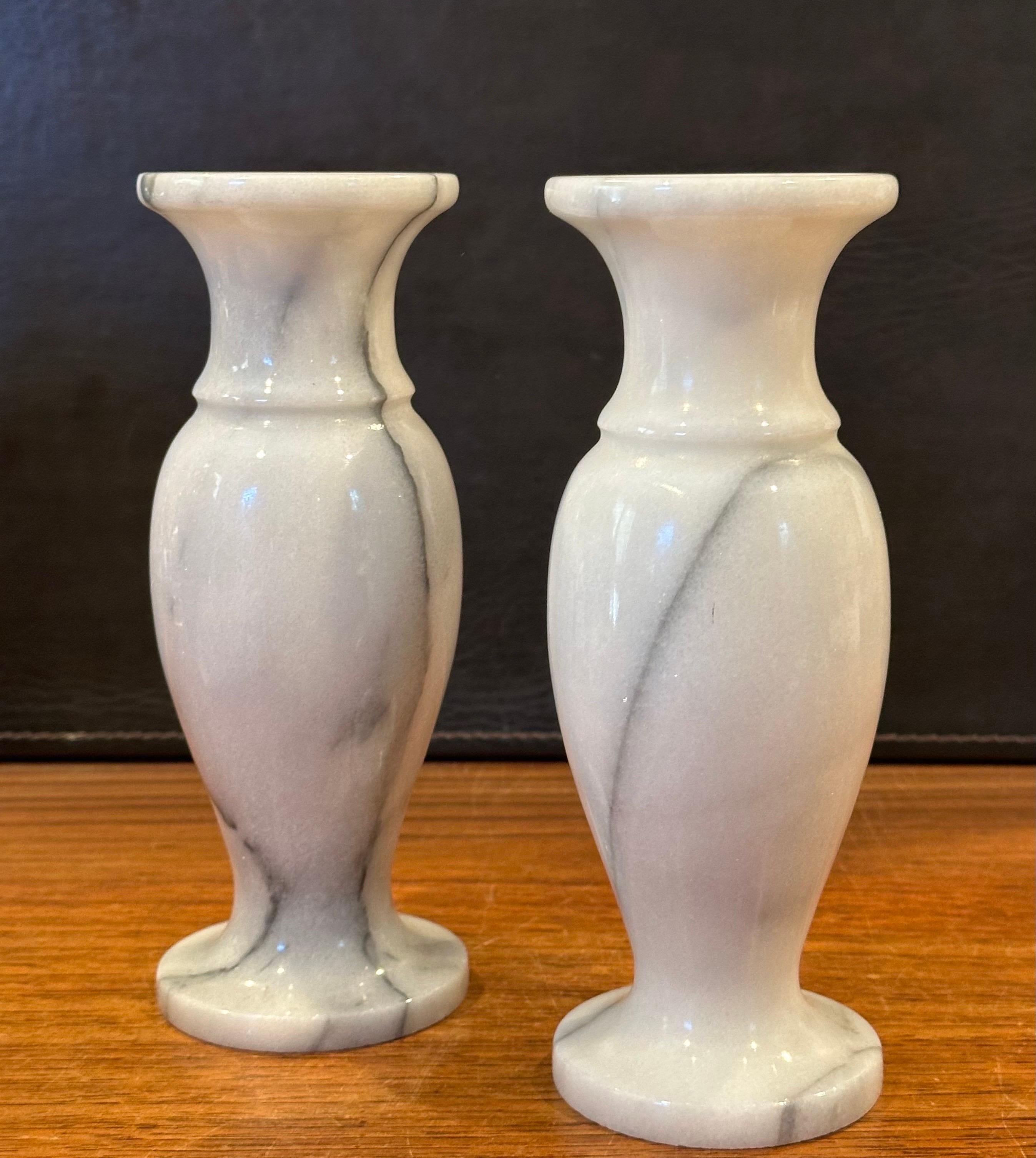 Pair of Post-Modern Italian Carrara Marble Vases For Sale 4