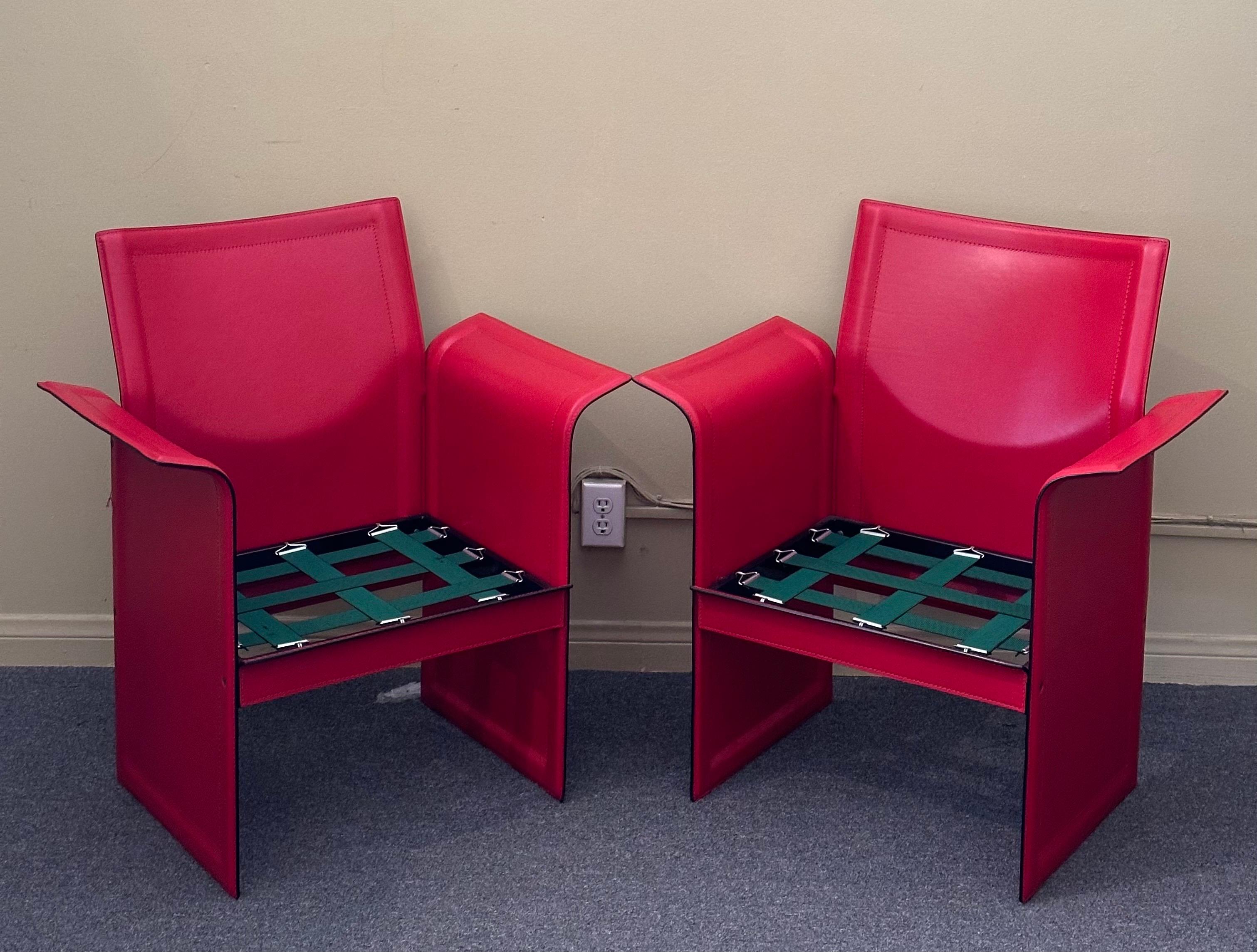 Paire de fauteuils italiens post-modernes en cuir rouge de Tito Agnoli pour Sintesi en vente 4