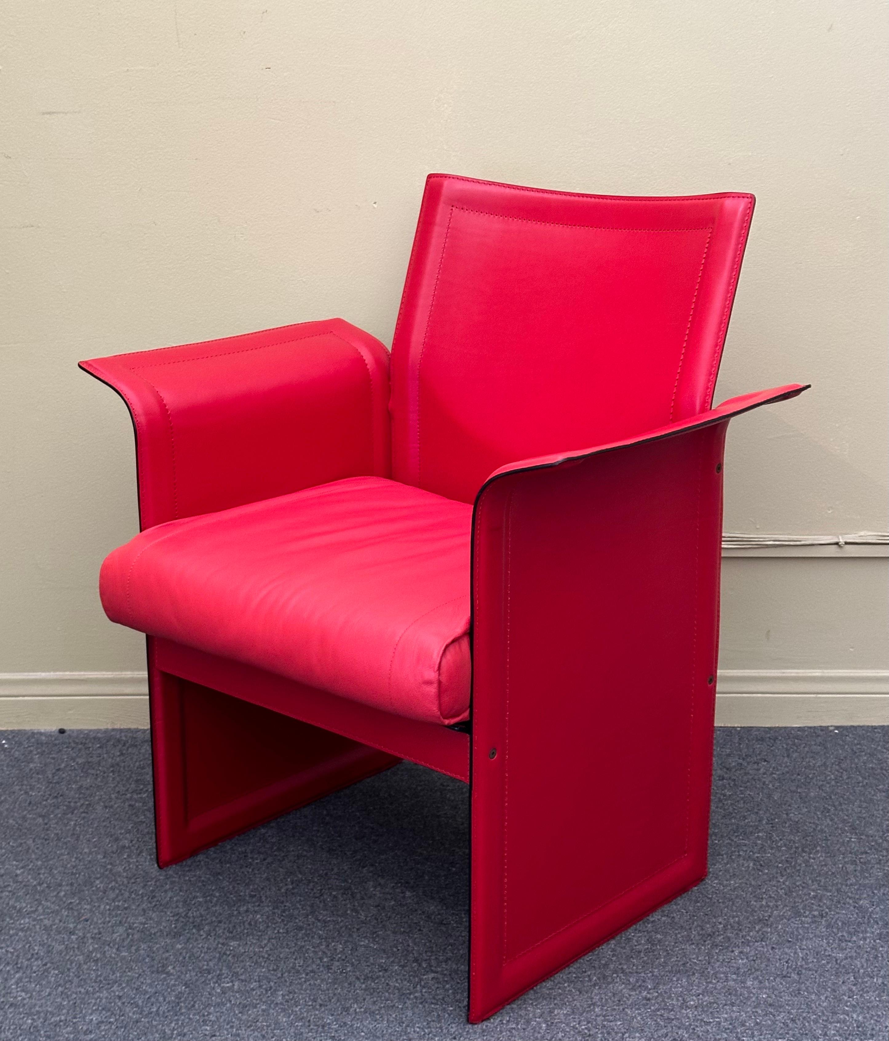 Paire de fauteuils italiens post-modernes en cuir rouge de Tito Agnoli pour Sintesi en vente 6