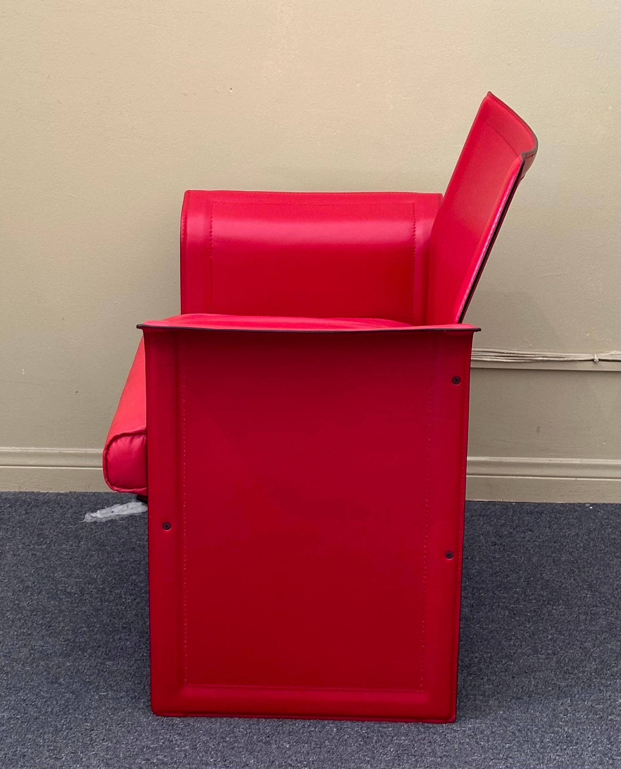 Paire de fauteuils italiens post-modernes en cuir rouge de Tito Agnoli pour Sintesi en vente 8