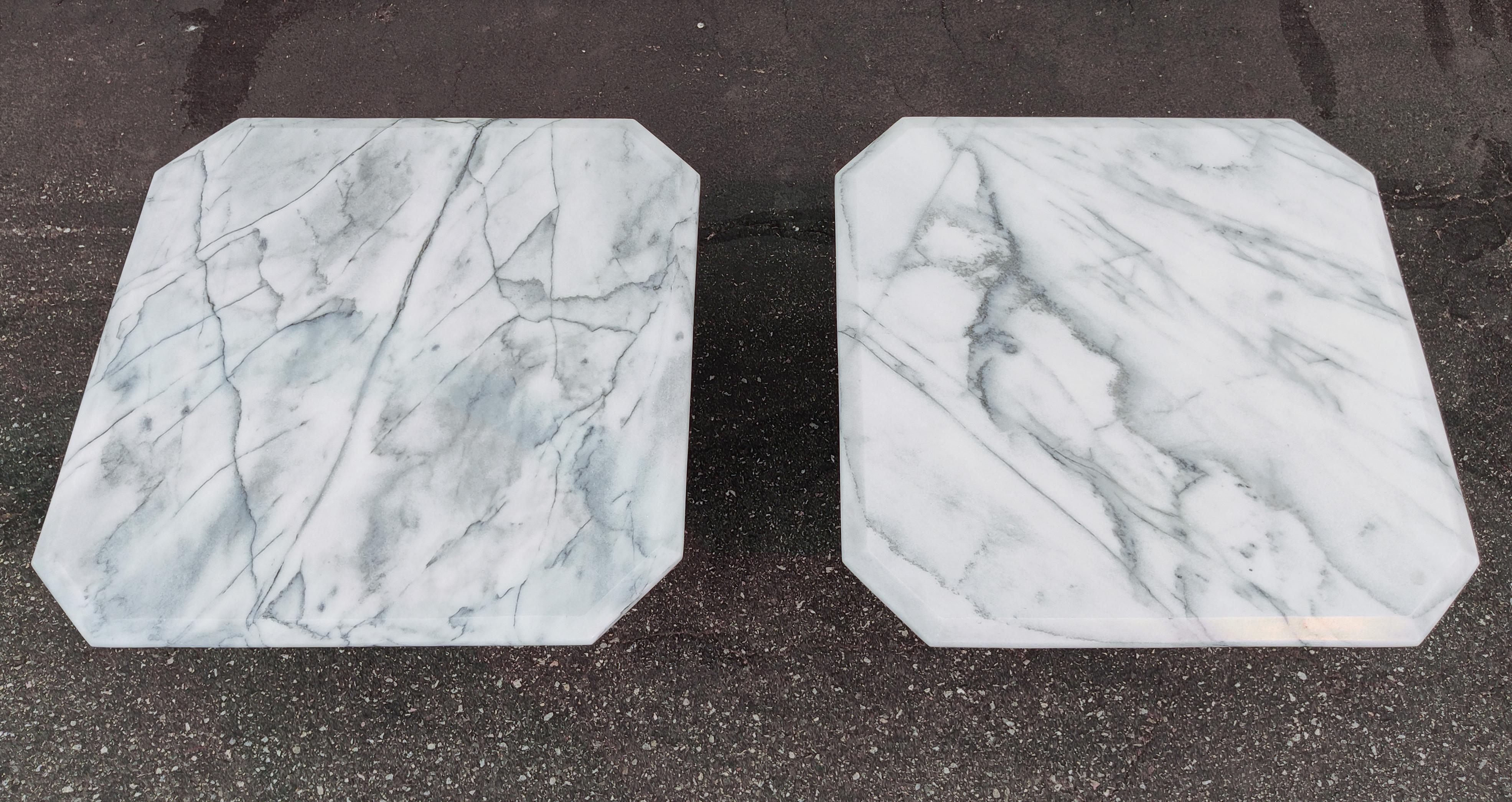 Pair of Post-Modern Italian White Marble Side Tables Grey & Black Veining In Good Condition In Philadelphia, PA