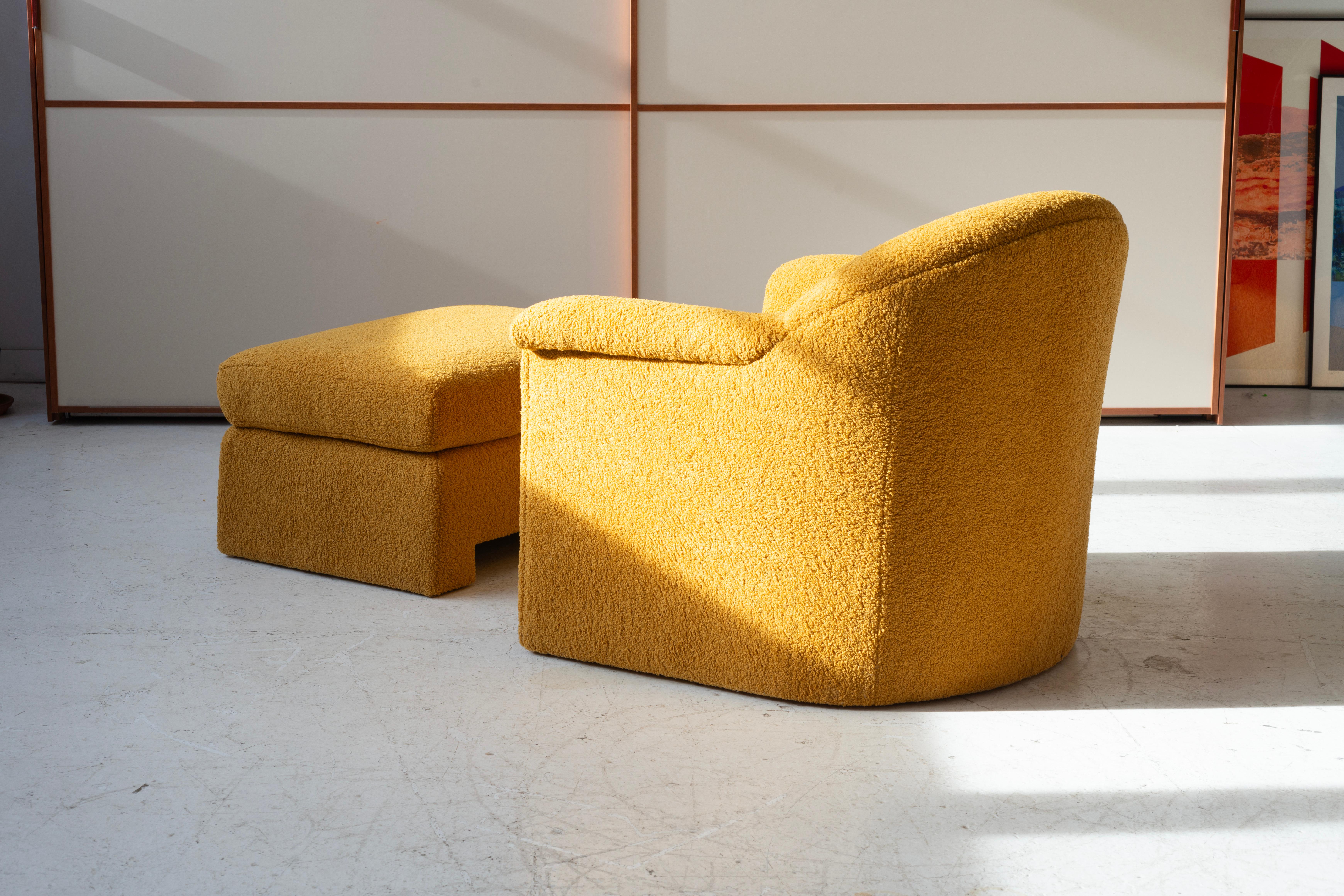 Bouclé Pair of Postmodern Lounge Chairs and Ottomans For Sale