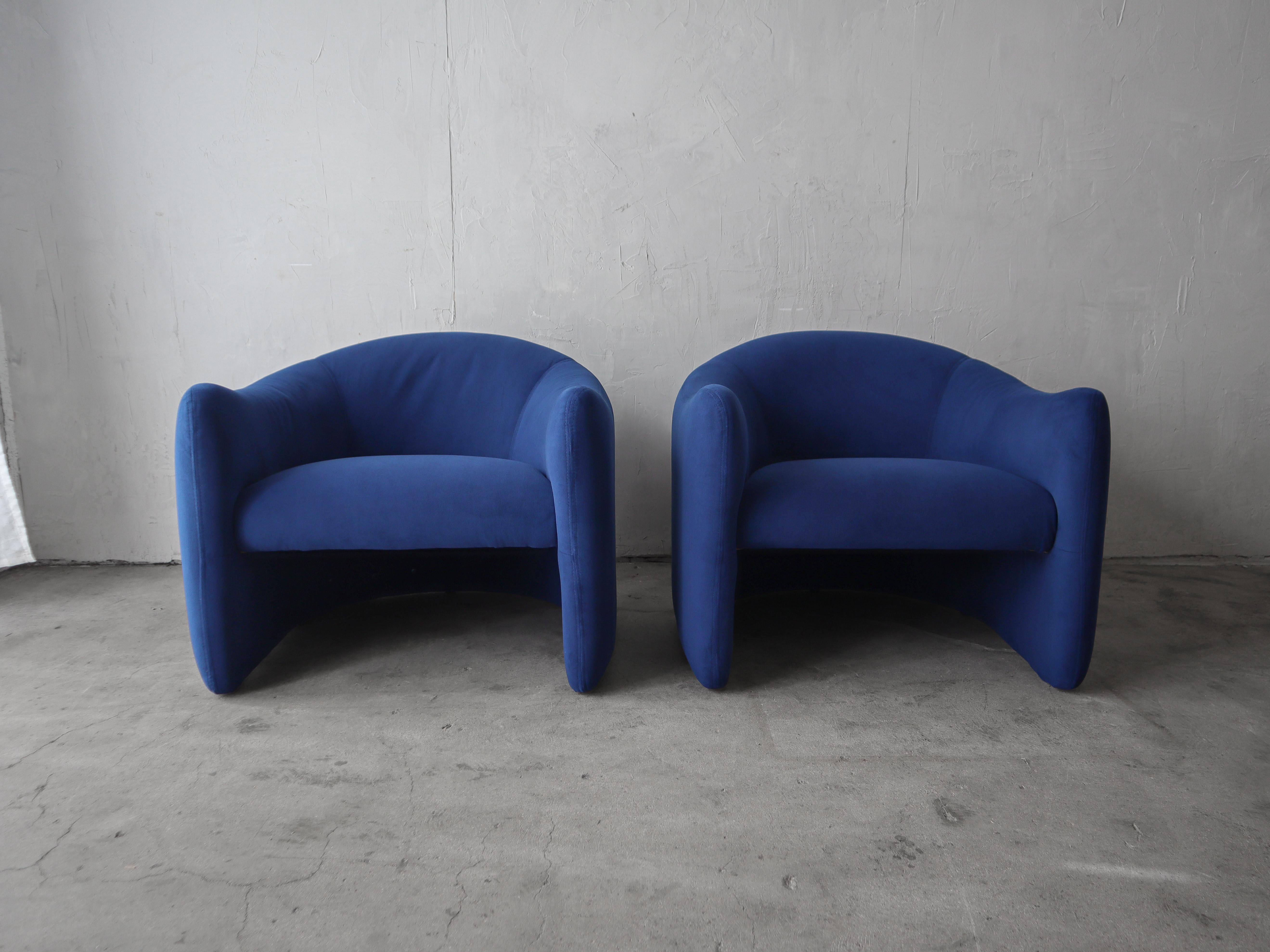 20th Century Pair of Post Modern Lounge Chairs by Metro For Sale