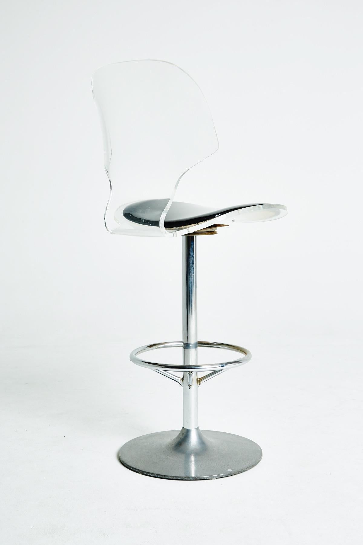Pair of Post-Modern Lucite Barstools by Hill Mfg, circa 1980 In Good Condition For Sale In Los Angeles, CA