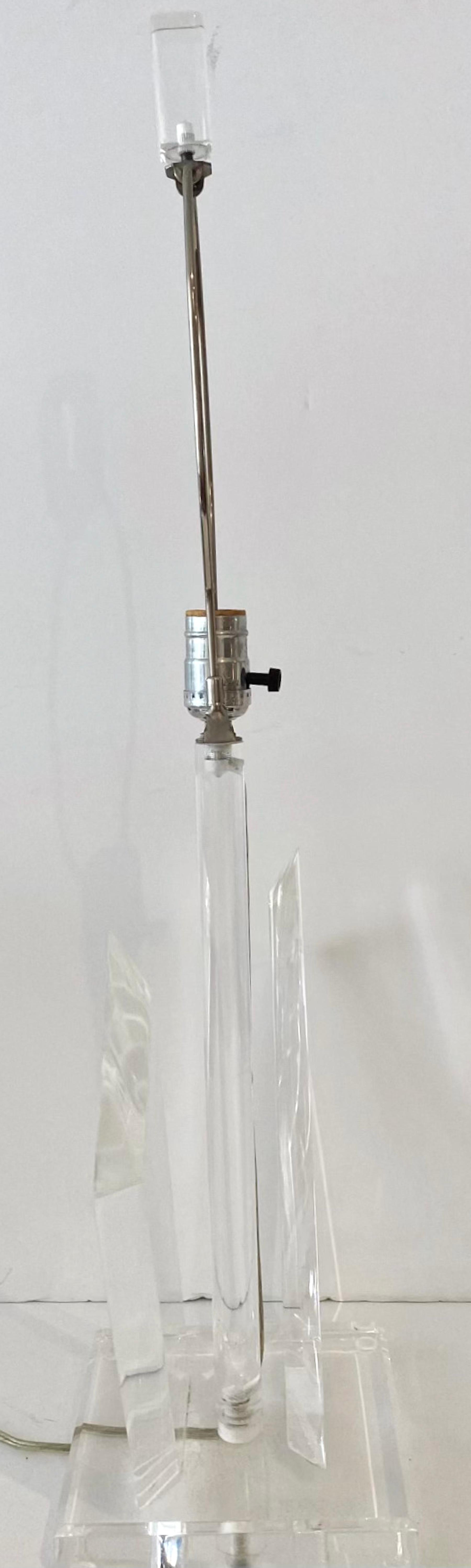 20th Century Pair of Post Modern Lucite Twin Column Lamps For Sale