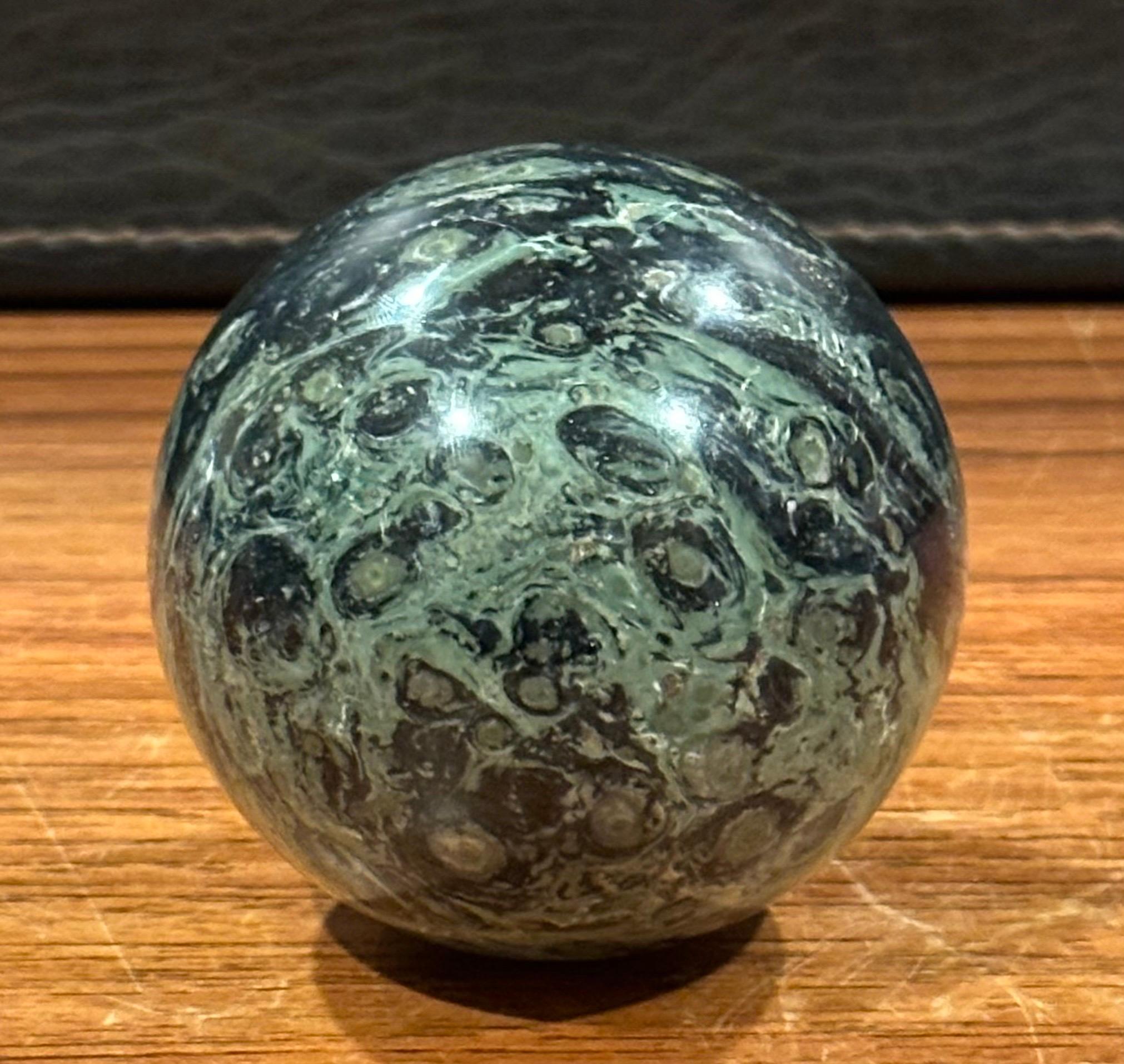 Pair of Post-Modern Marble Spheres / Paperweights In Good Condition For Sale In San Diego, CA