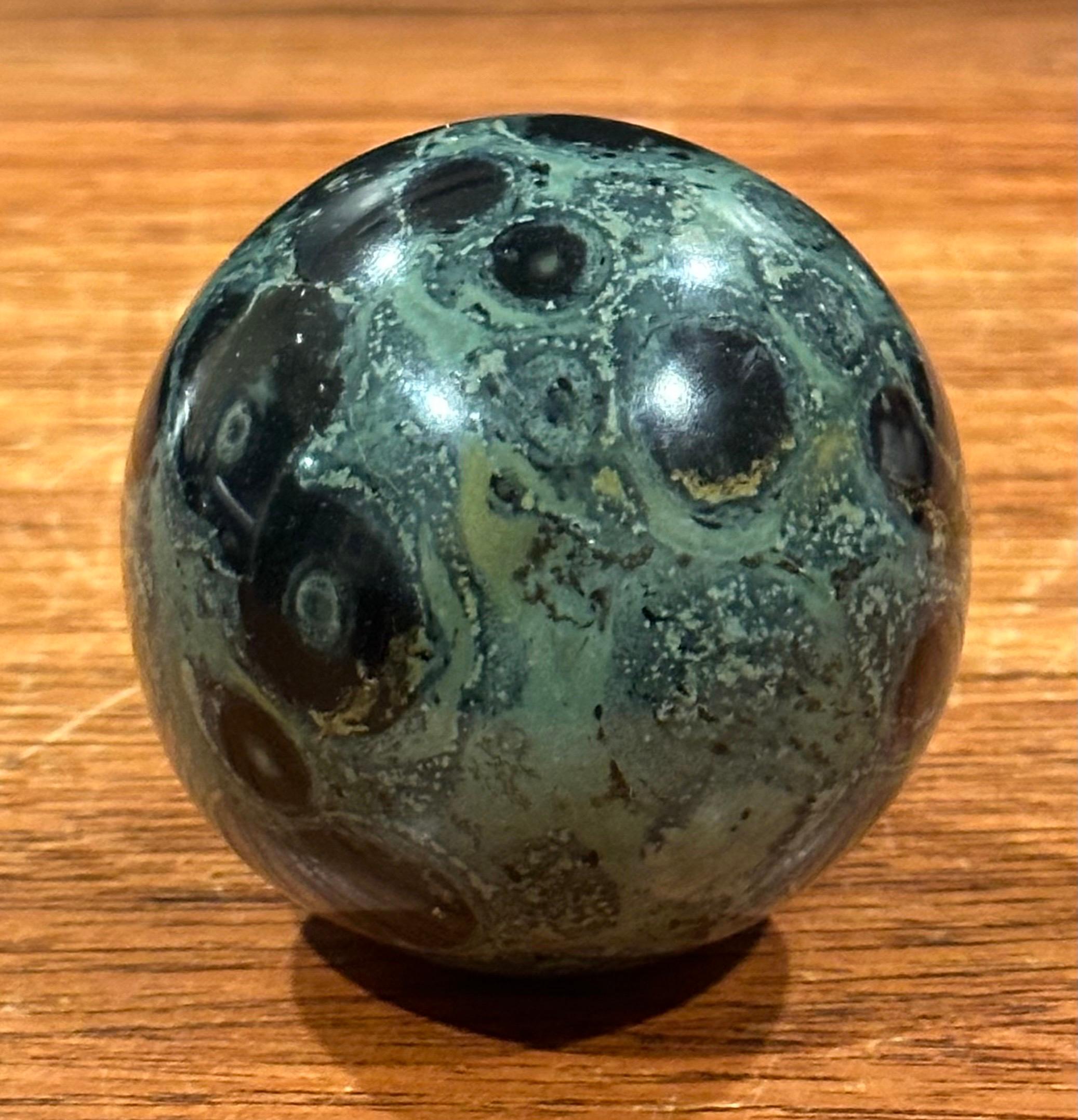 Pair of Post-Modern Marble Spheres / Paperweights For Sale 3