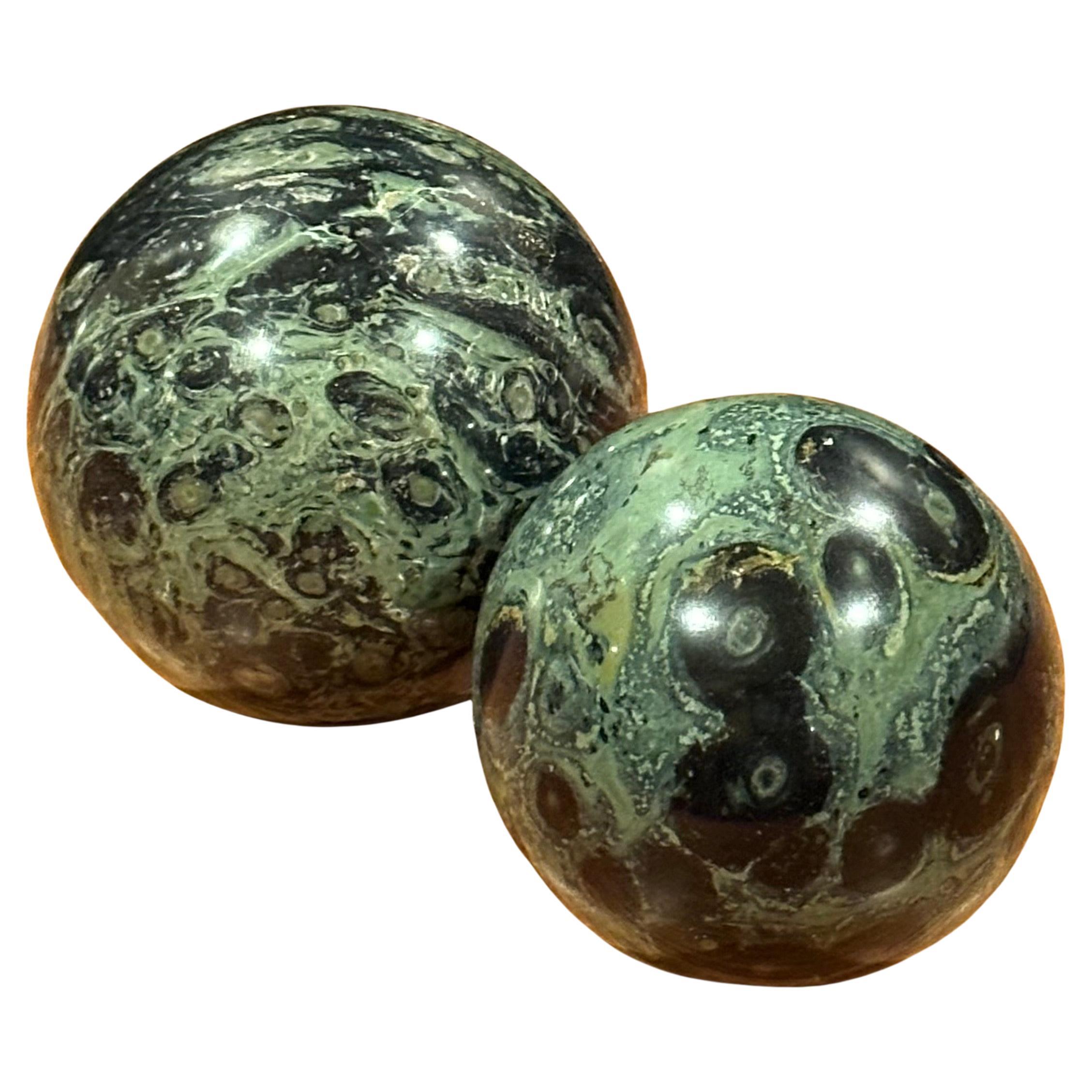 Pair of Post-Modern Marble Spheres / Paperweights For Sale 4