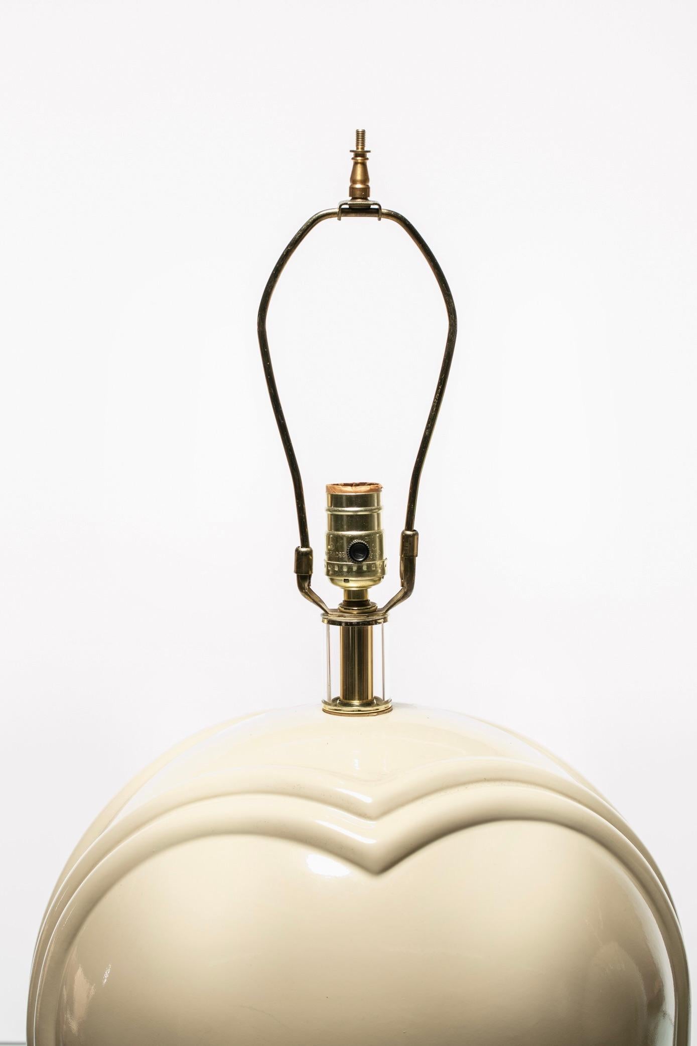 American Pair of Post Modern off White Ivory Ceramic Lamps on Lucite Bases, circa 1985 For Sale