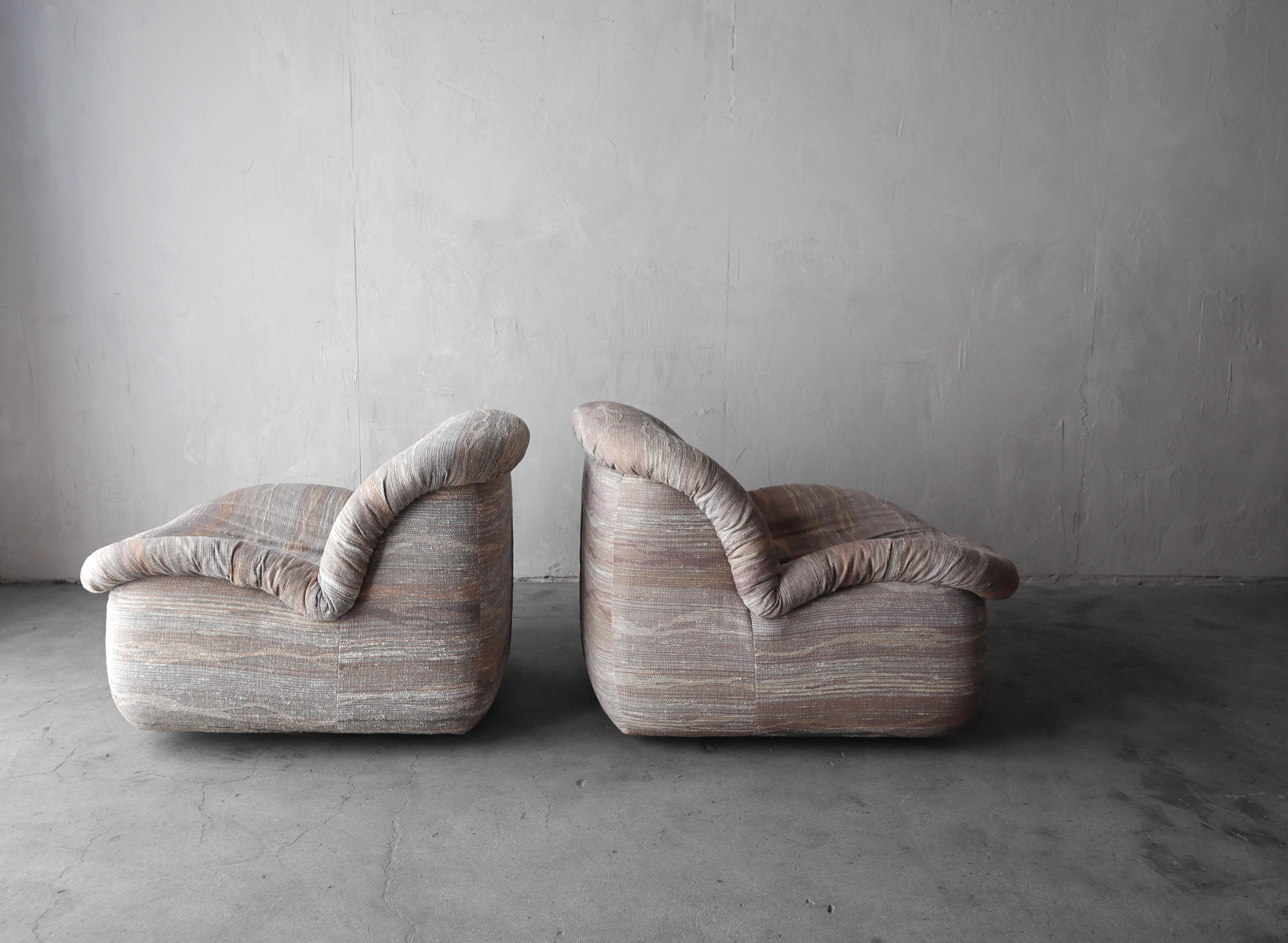Post-Modern Pair of Post Modern Swivel Slipper Chairs