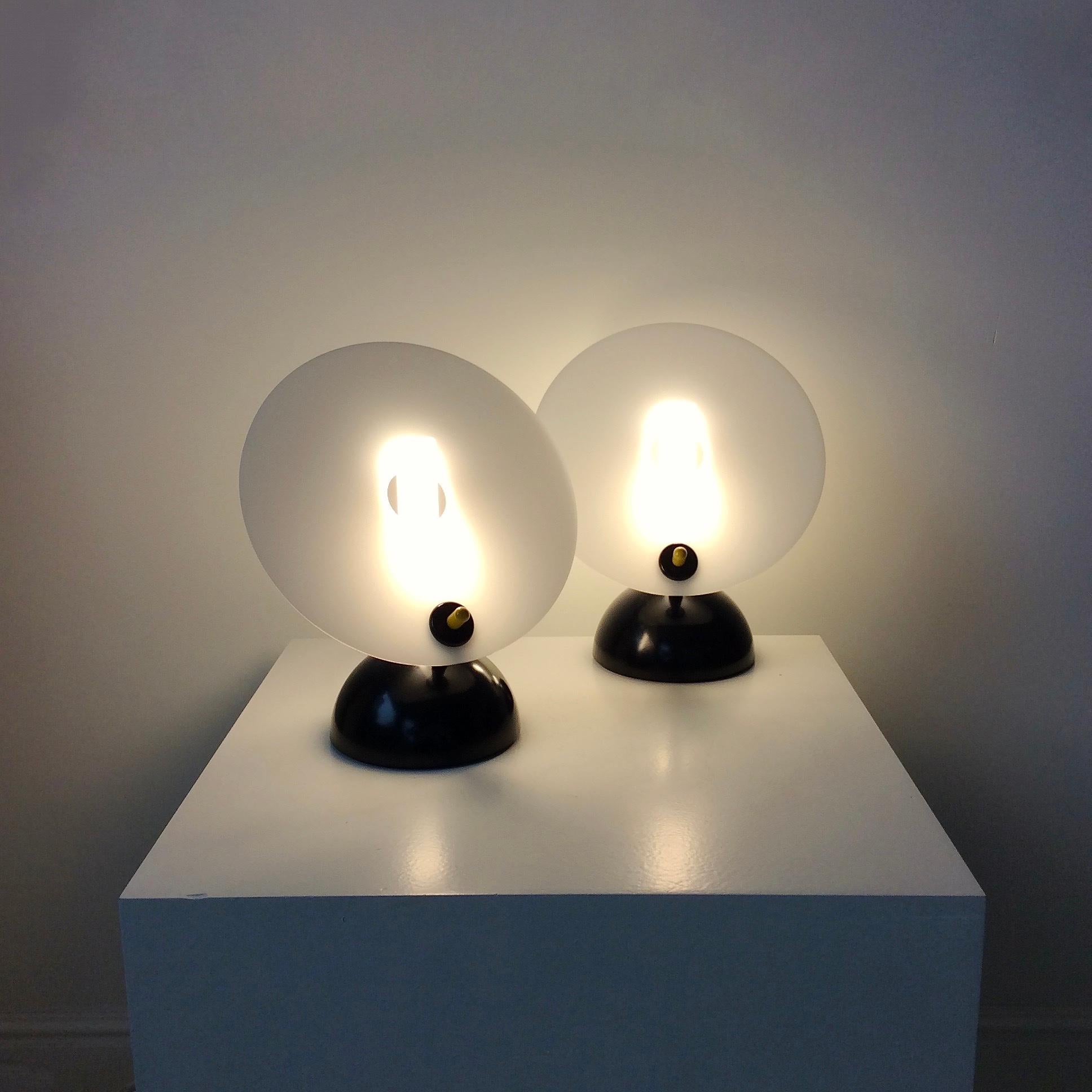 Pair of Post-Modern Table Lamps, circa 1980, Italy In Good Condition For Sale In Brussels, BE