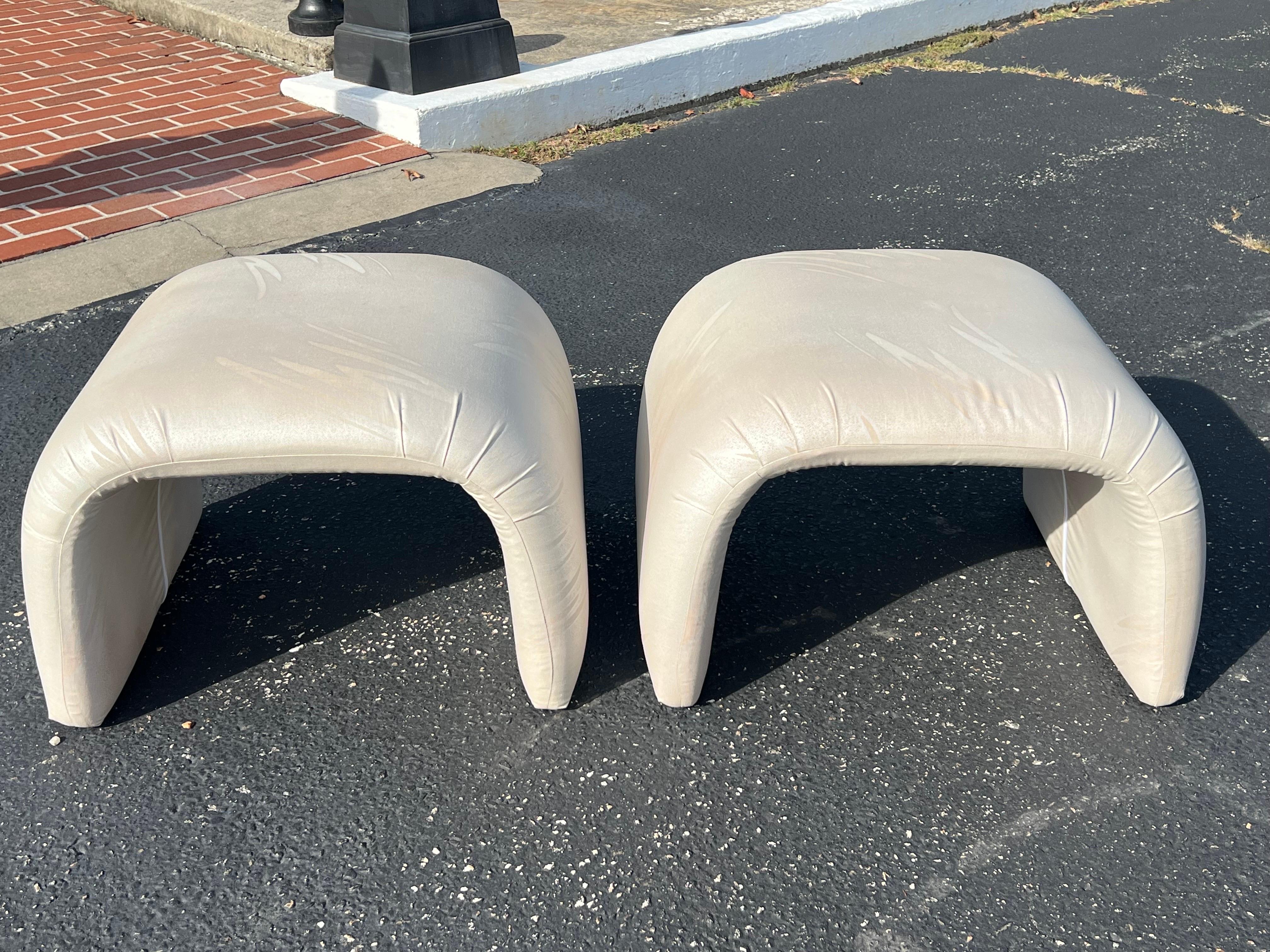 Pair of Post Modern Waterfall Ottomans en vente 5