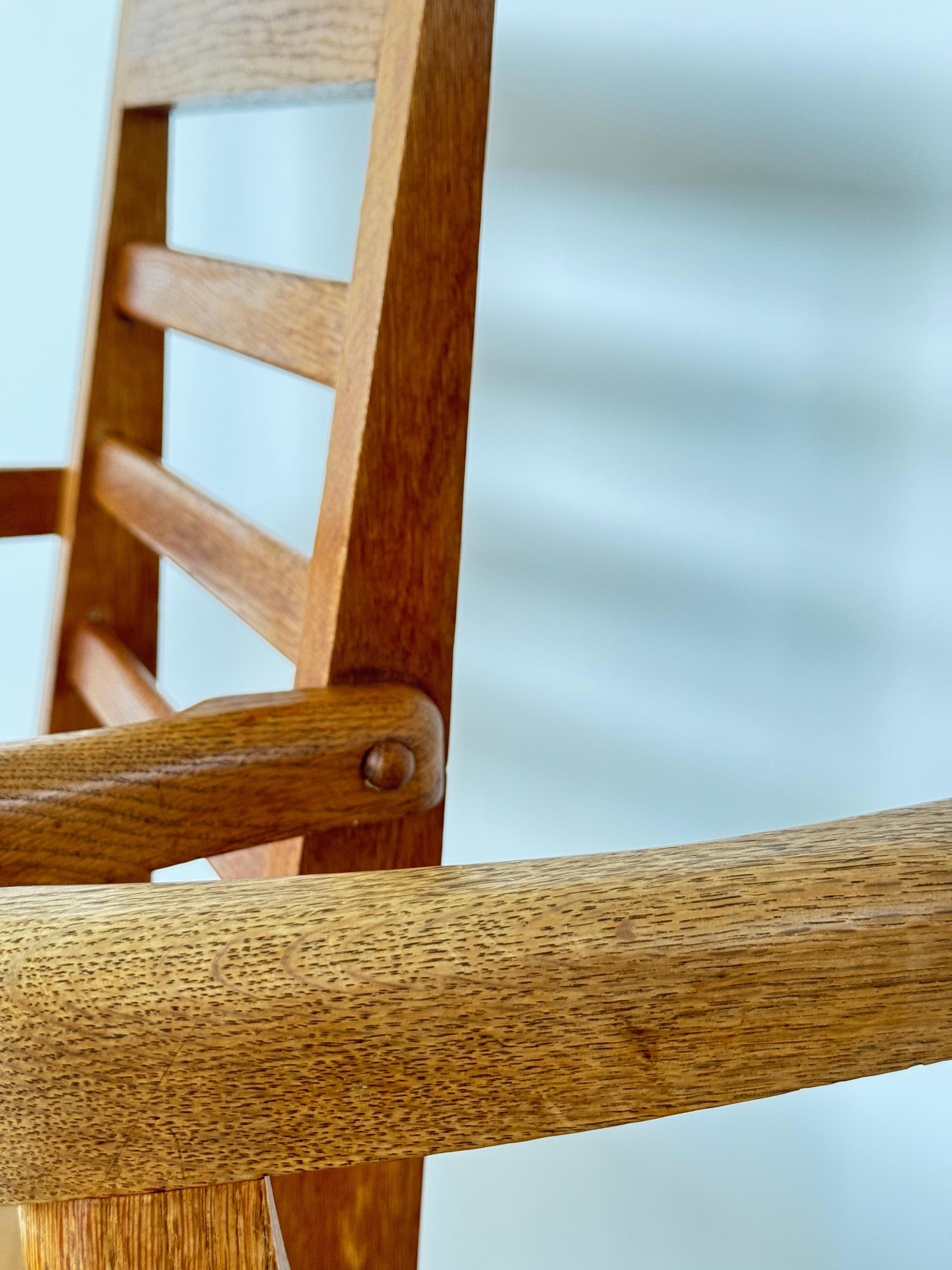 Paire de fauteuils d'après-guerre, Oak/One massif, Design by Guillerme et Chambron, 1950s en vente 2