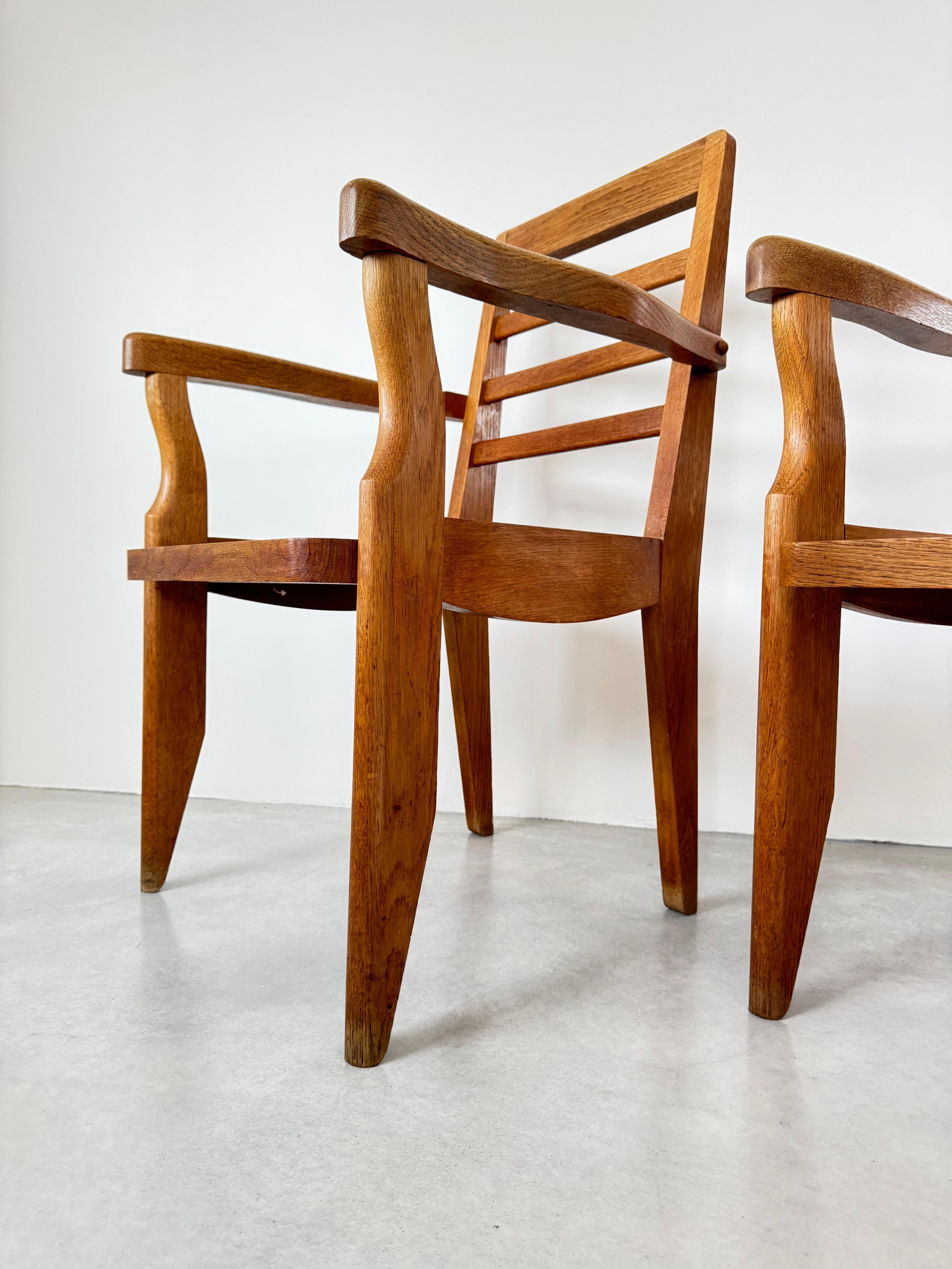Milieu du XXe siècle Paire de fauteuils d'après-guerre, Oak/One massif, Design by Guillerme et Chambron, 1950s en vente