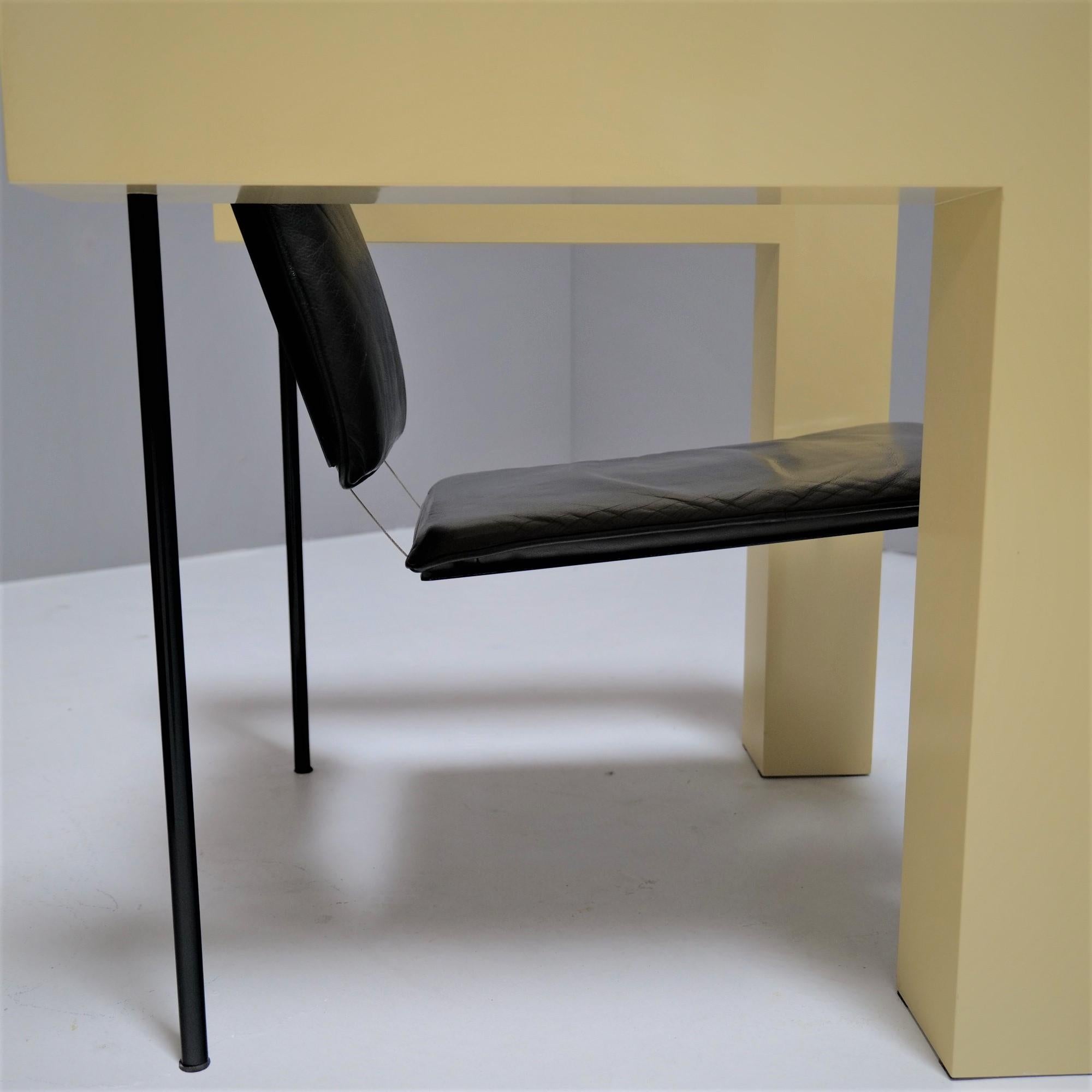 Coppia di poltrone postmoderne, 1980 in vendita 8