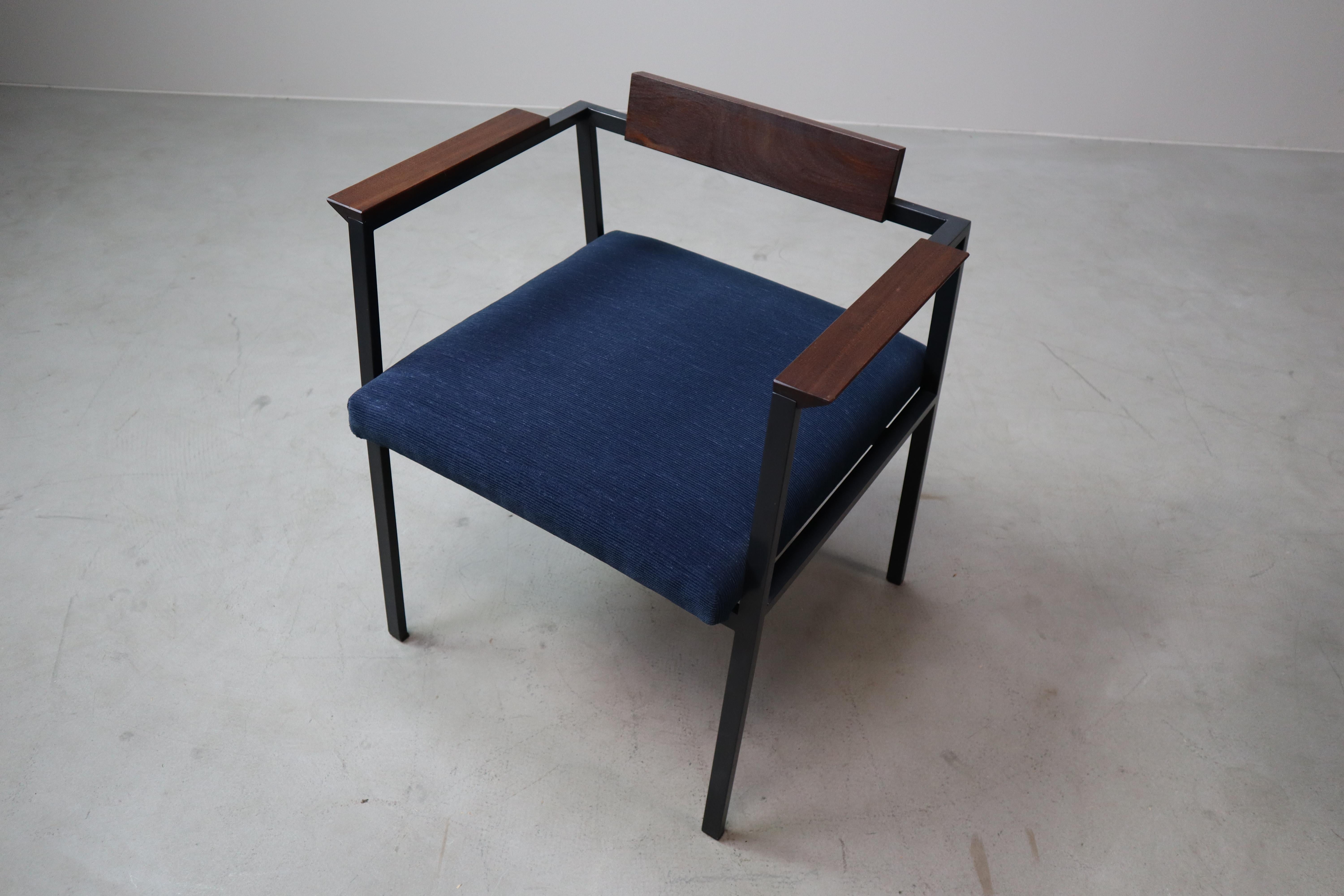 Belgian Pair of Postmodern armchairs in steel and mahogany, 1970s For Sale