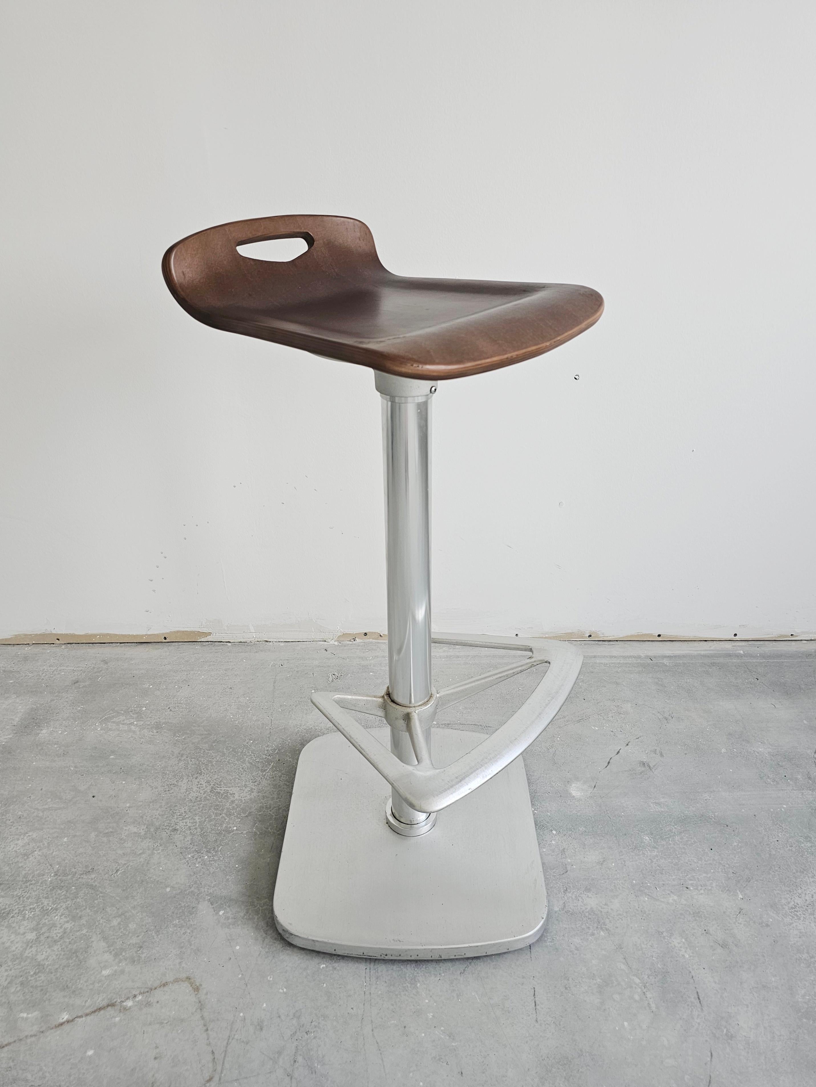 Paire de tabourets de bar postmodernes par Indecasa conçus par Joan Casas, Espagne, années 1980 en vente 3