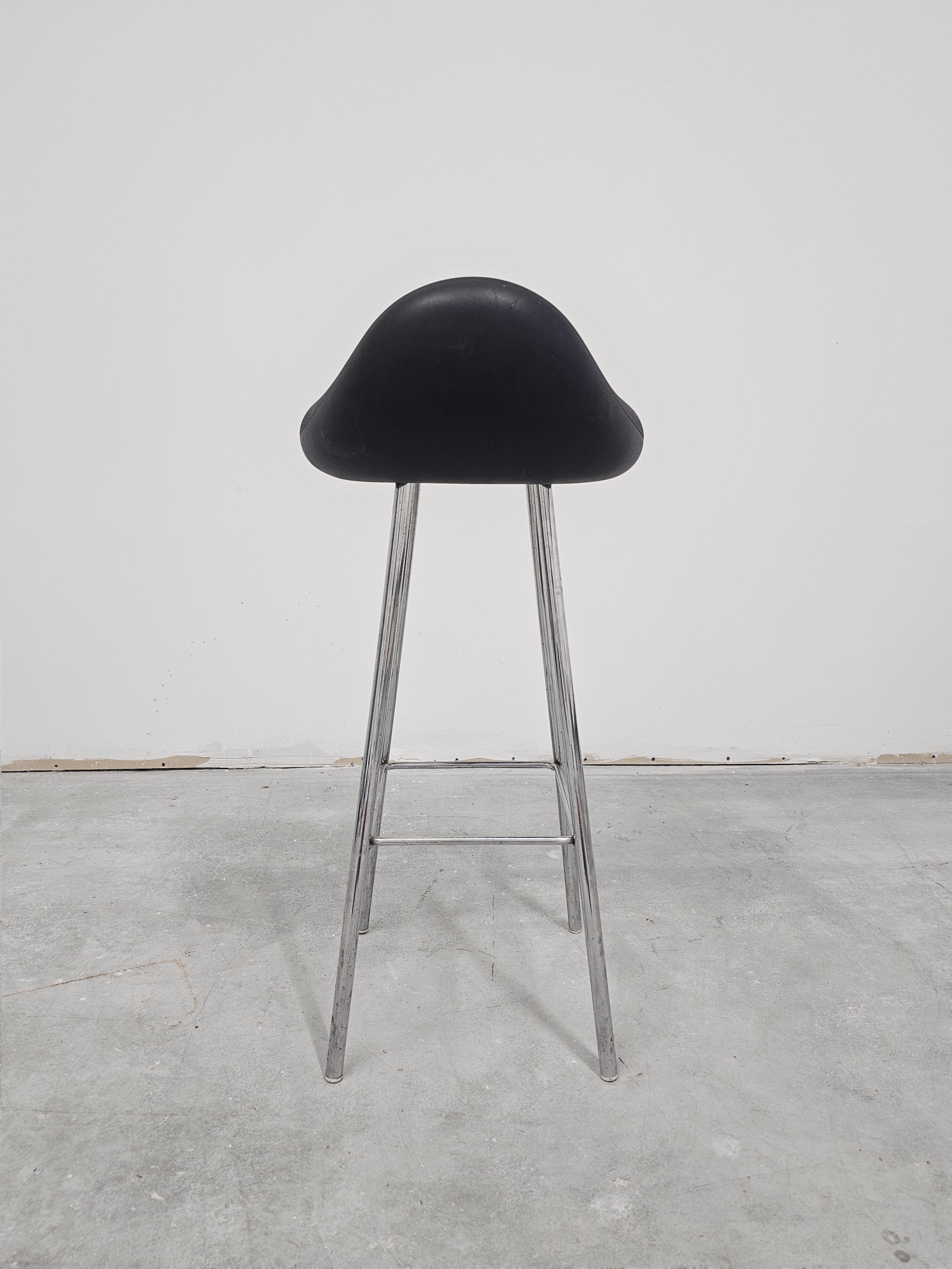 Pair of Postmodern  Bloob Bar Stools designed by Karim Rashid for Frighetto For Sale 4