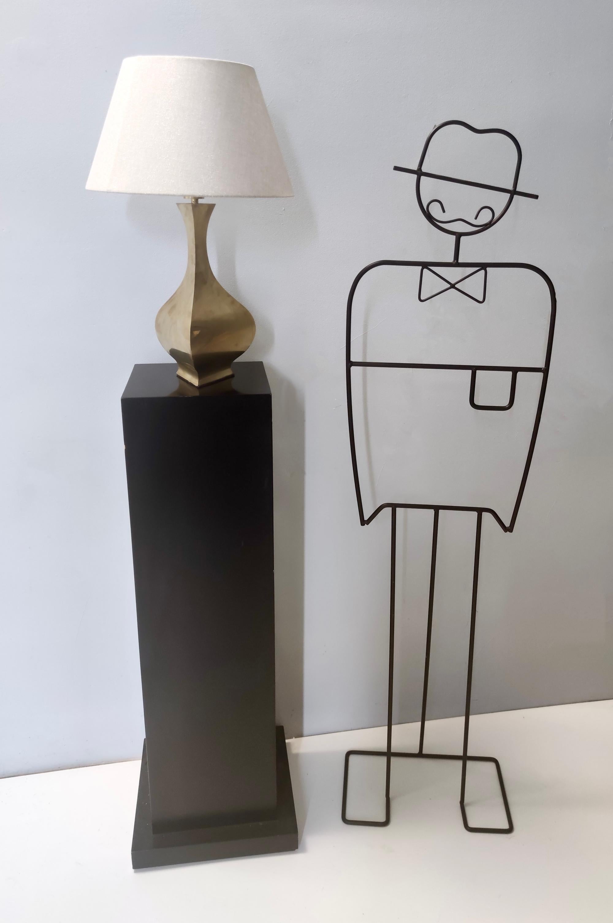 Italian Pair of Postmodern Brass Table Lamps by Montagna Grillo and Tonello, Italy For Sale