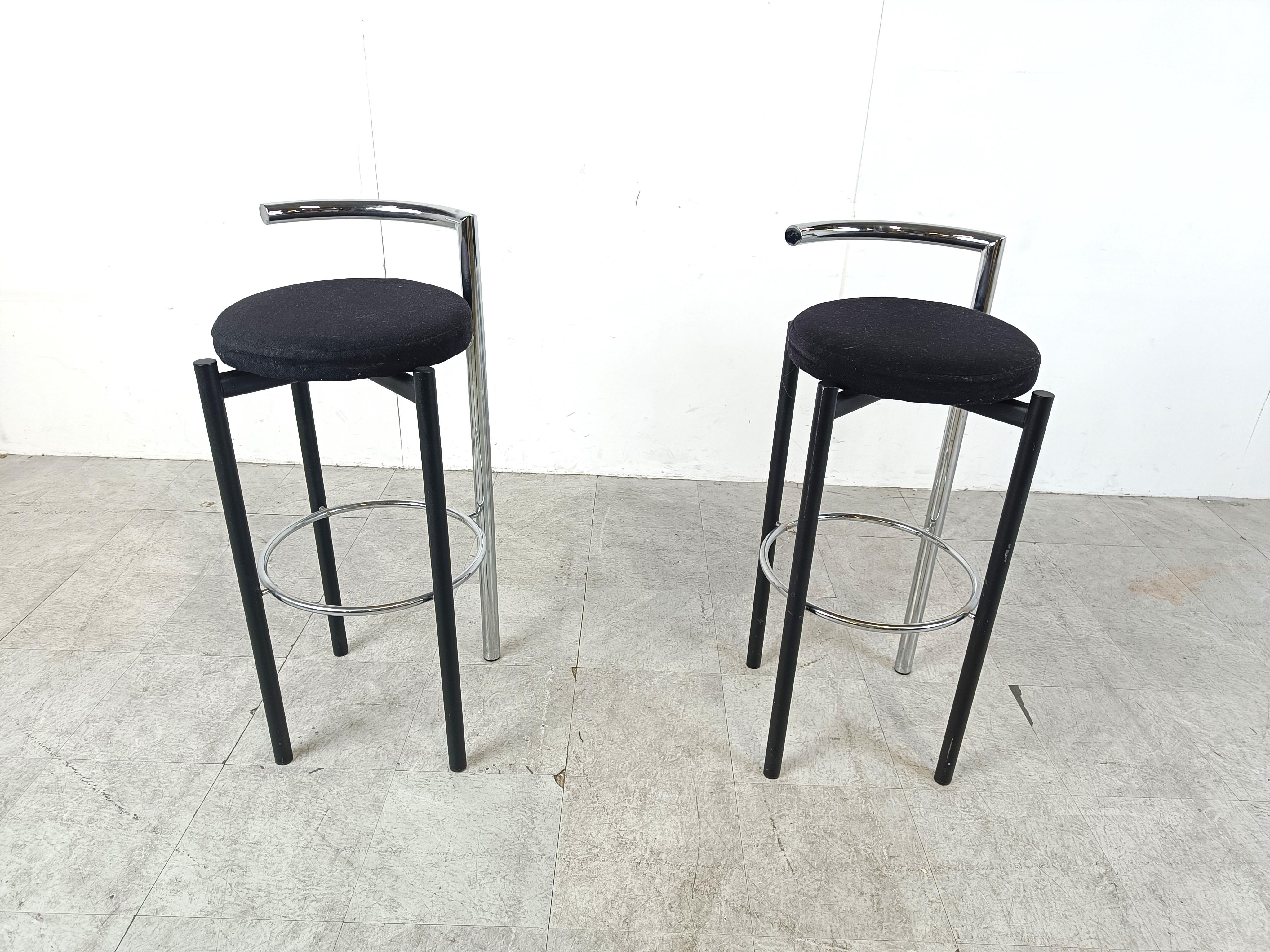 Mid-Century Modern Pair of postmodern chrome and metal bar stools, 1980s For Sale