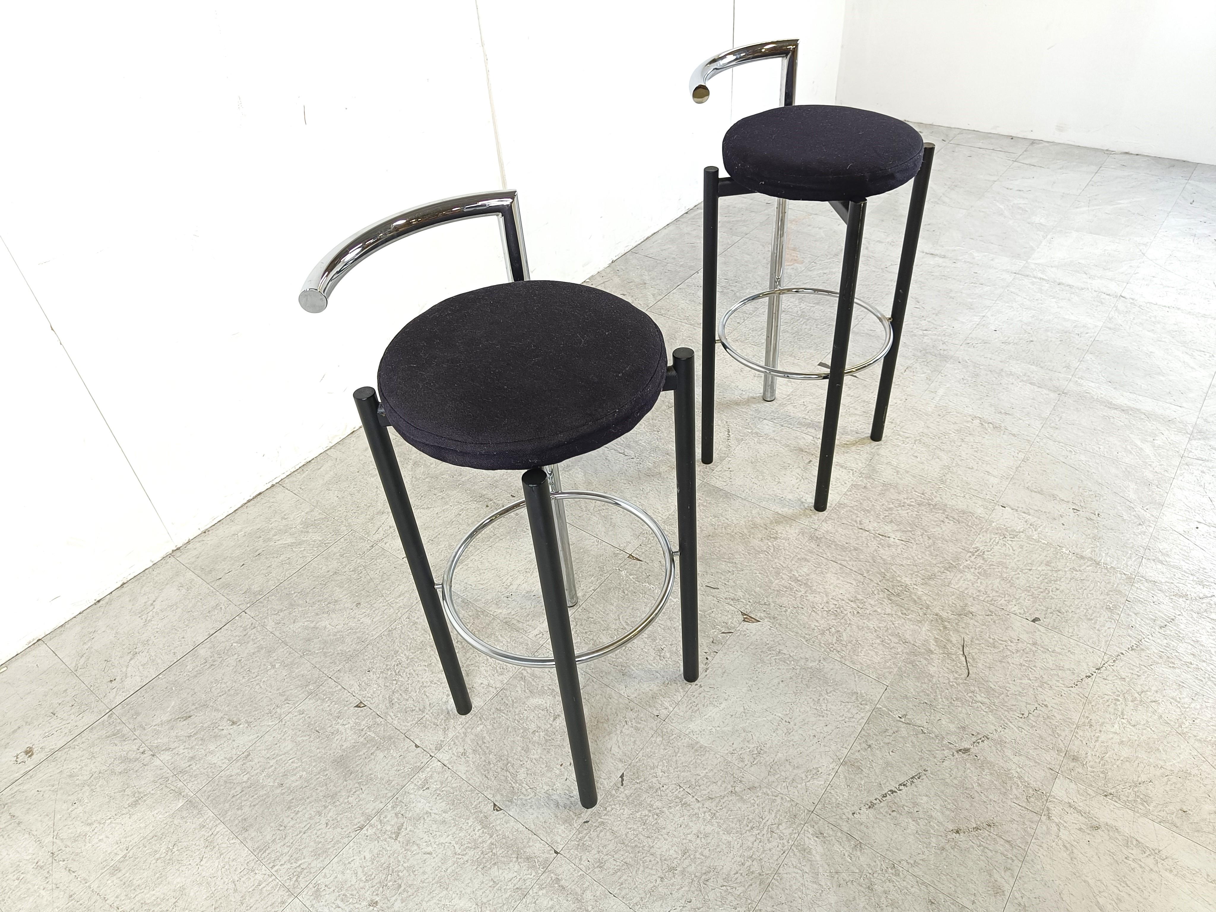 Metal Pair of postmodern chrome and metal bar stools, 1980s For Sale