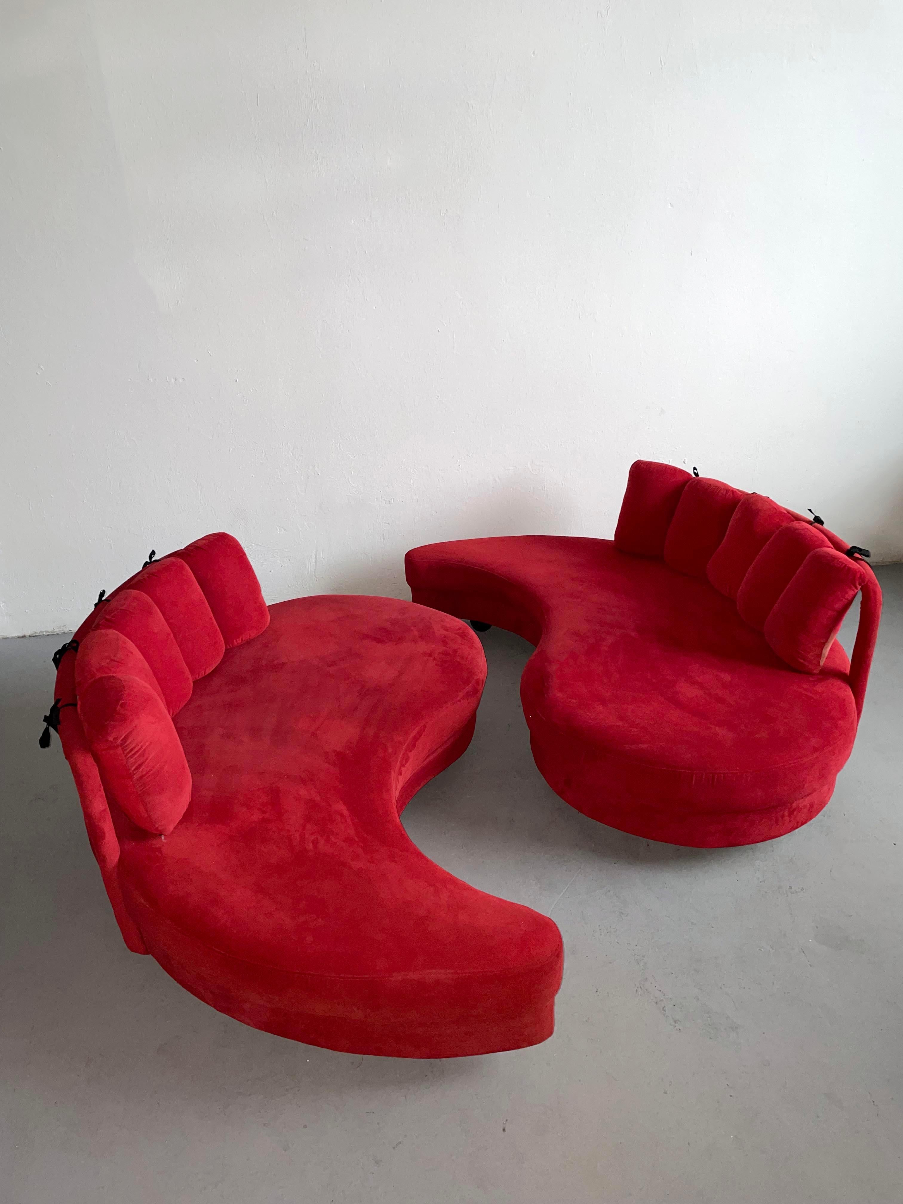 Set of 2 Postmodern Curved Yin-Yang Shaped Sofa Daybeds in Red Fabric, c 1980s For Sale 8