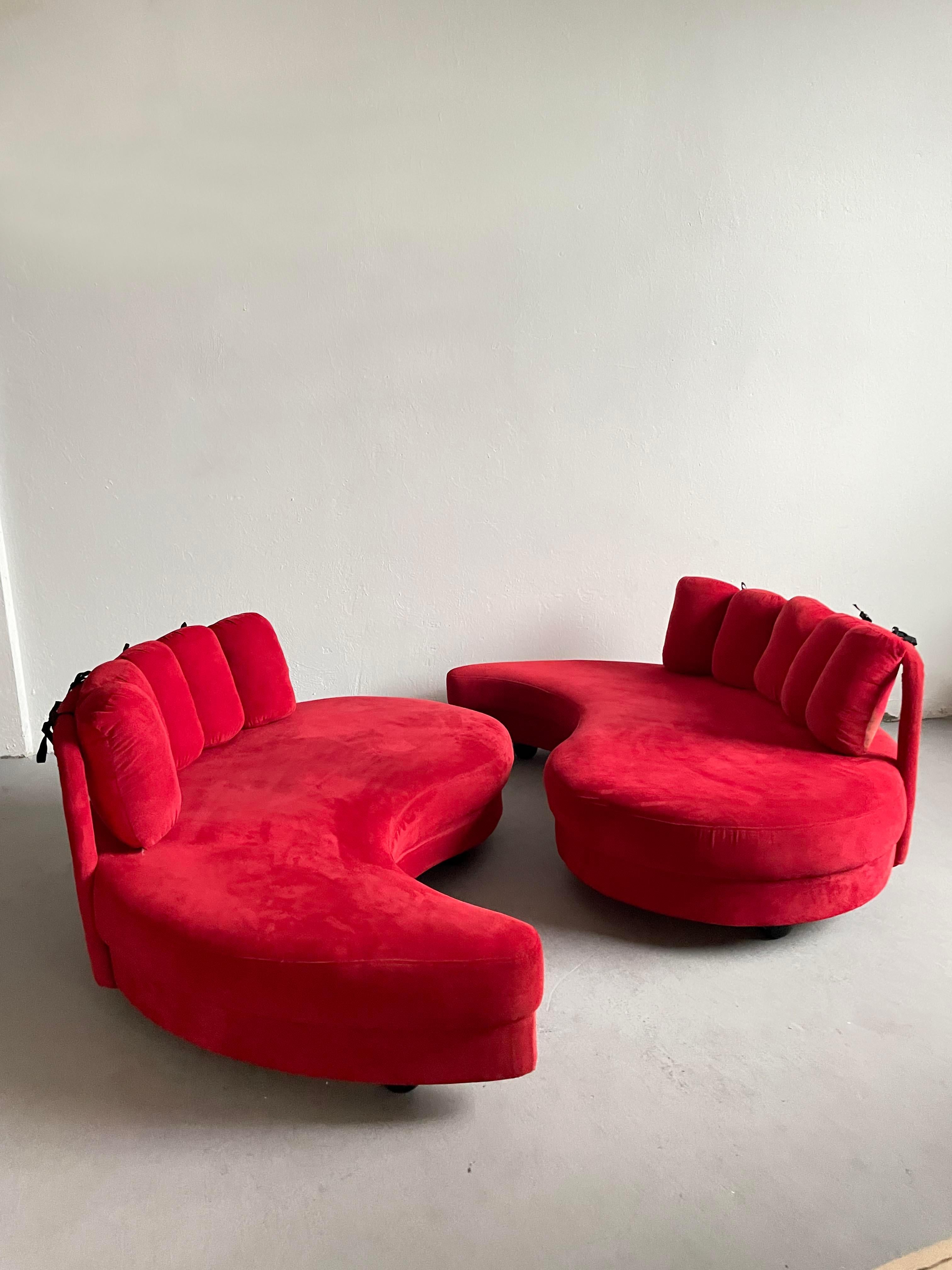 European Set of 2 Postmodern Curved Yin-Yang Shaped Sofa Daybeds in Red Fabric, c 1980s For Sale