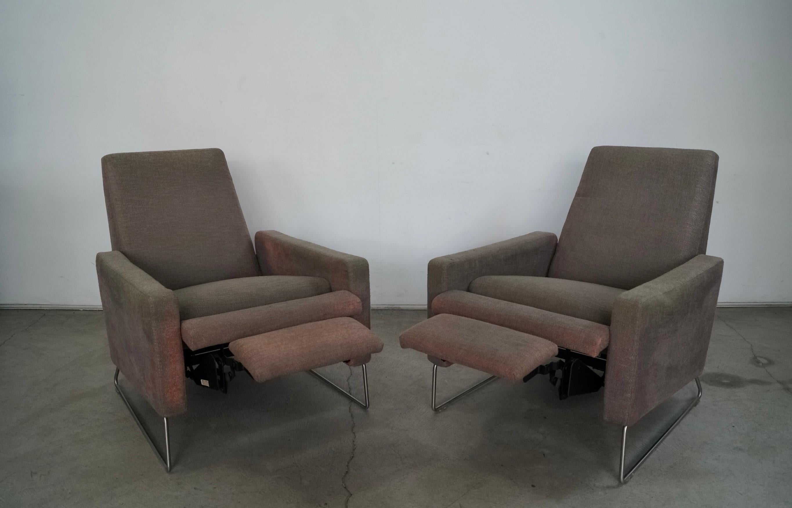 Pair of Postmodern Design Within Reach Recliner Flight Lounge Chairs 5