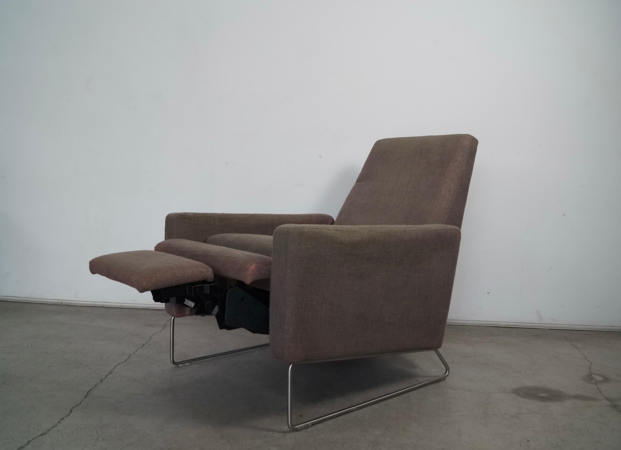 Pair of Postmodern Design Within Reach Recliner Flight Lounge Chairs 6