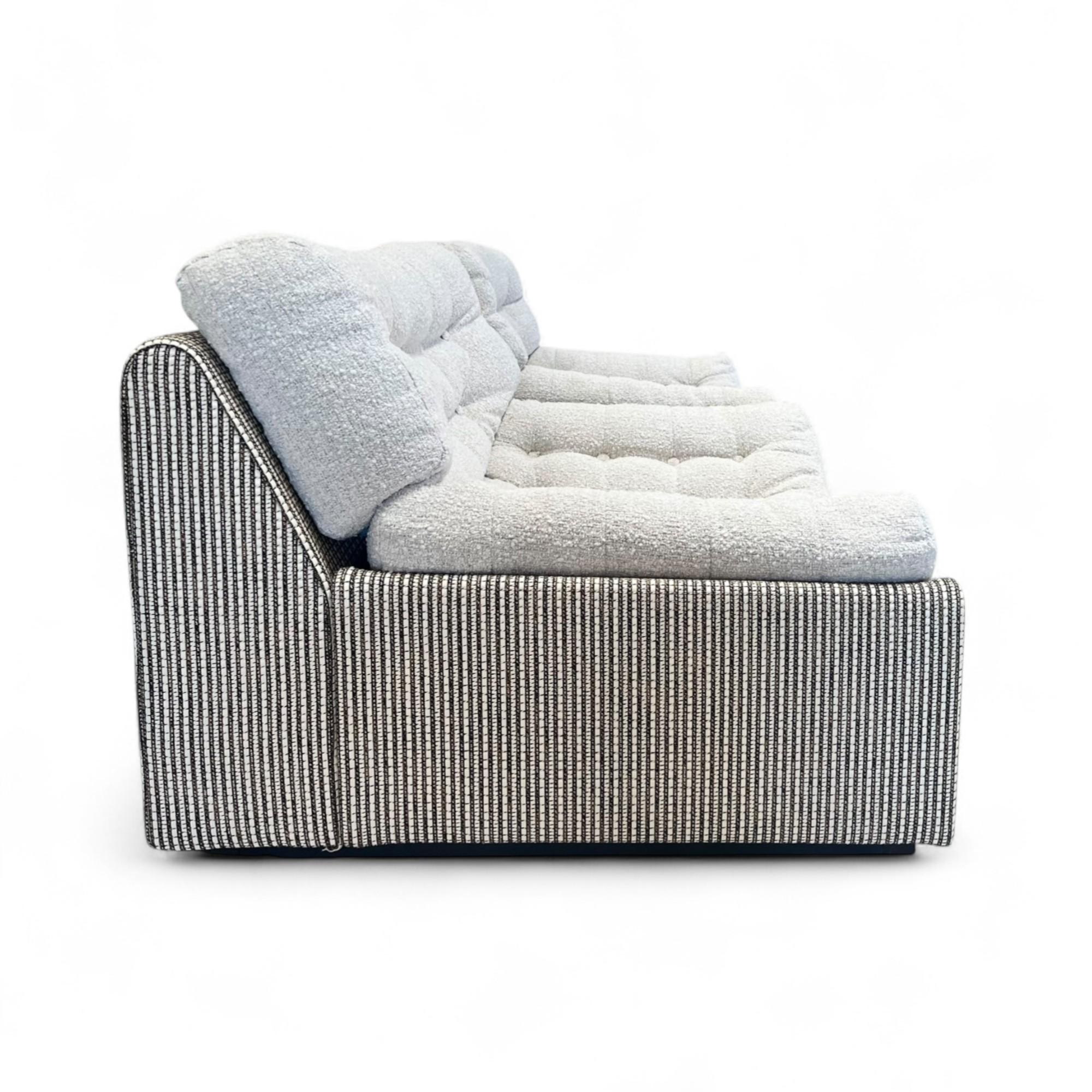Post-Modern Pair of Postmodern German Lounge Chairs For Sale