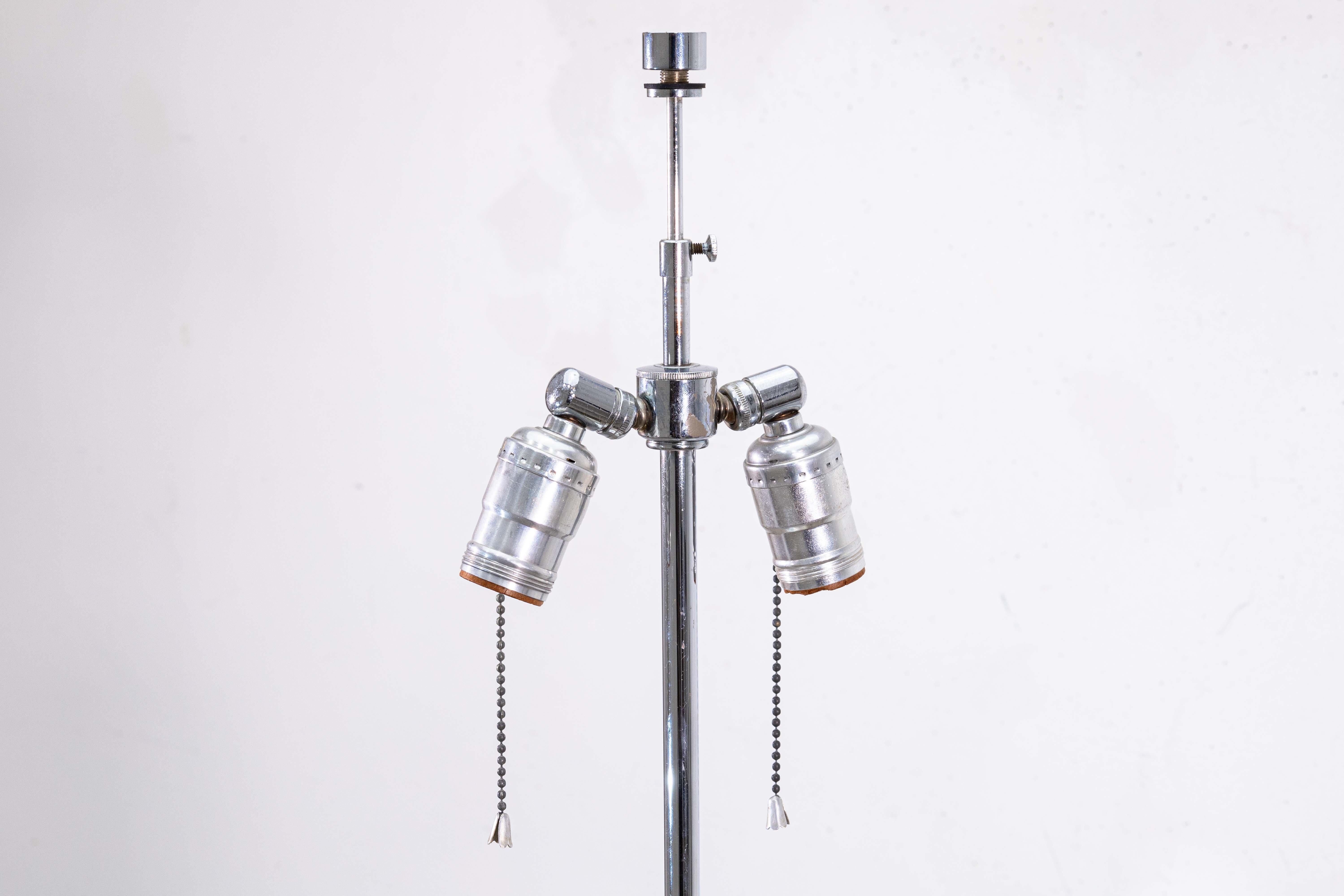 Pair of Postmodern Height Adjustable Mirrored Chrome Sonneman Floor Lamps Metal en venta