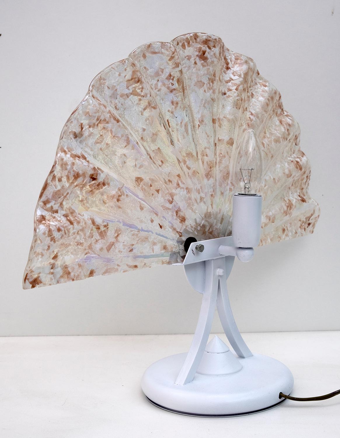 Pair of Postmodern Italian Iridescent Murano Glass Fan Table Lamps, 1980s For Sale 1
