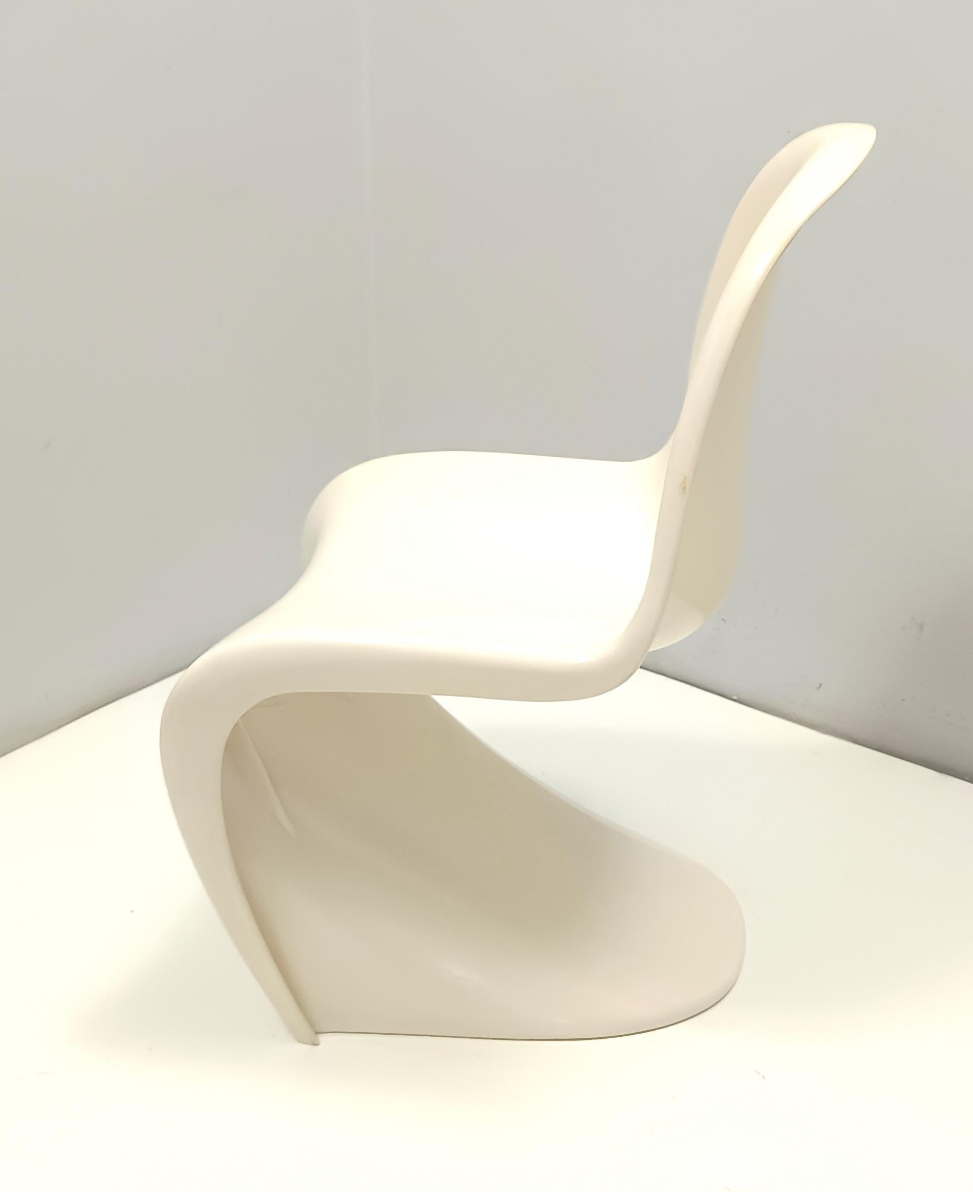 Paire de chaises d'appoint postmodernes en plastique ivoire dans le style de Verner Panton en vente 2
